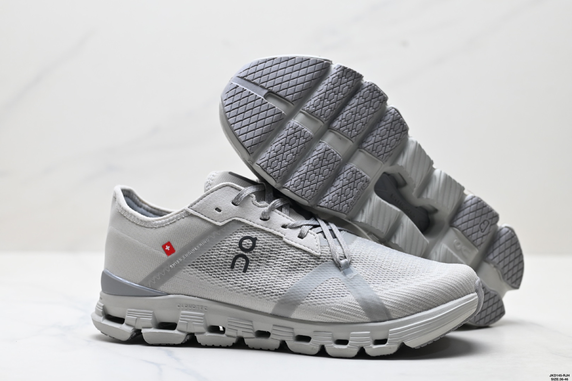 170 On昂跑 Running Cloud X 4克劳德X系列低帮轻量舒适多功能休闲运动鞋