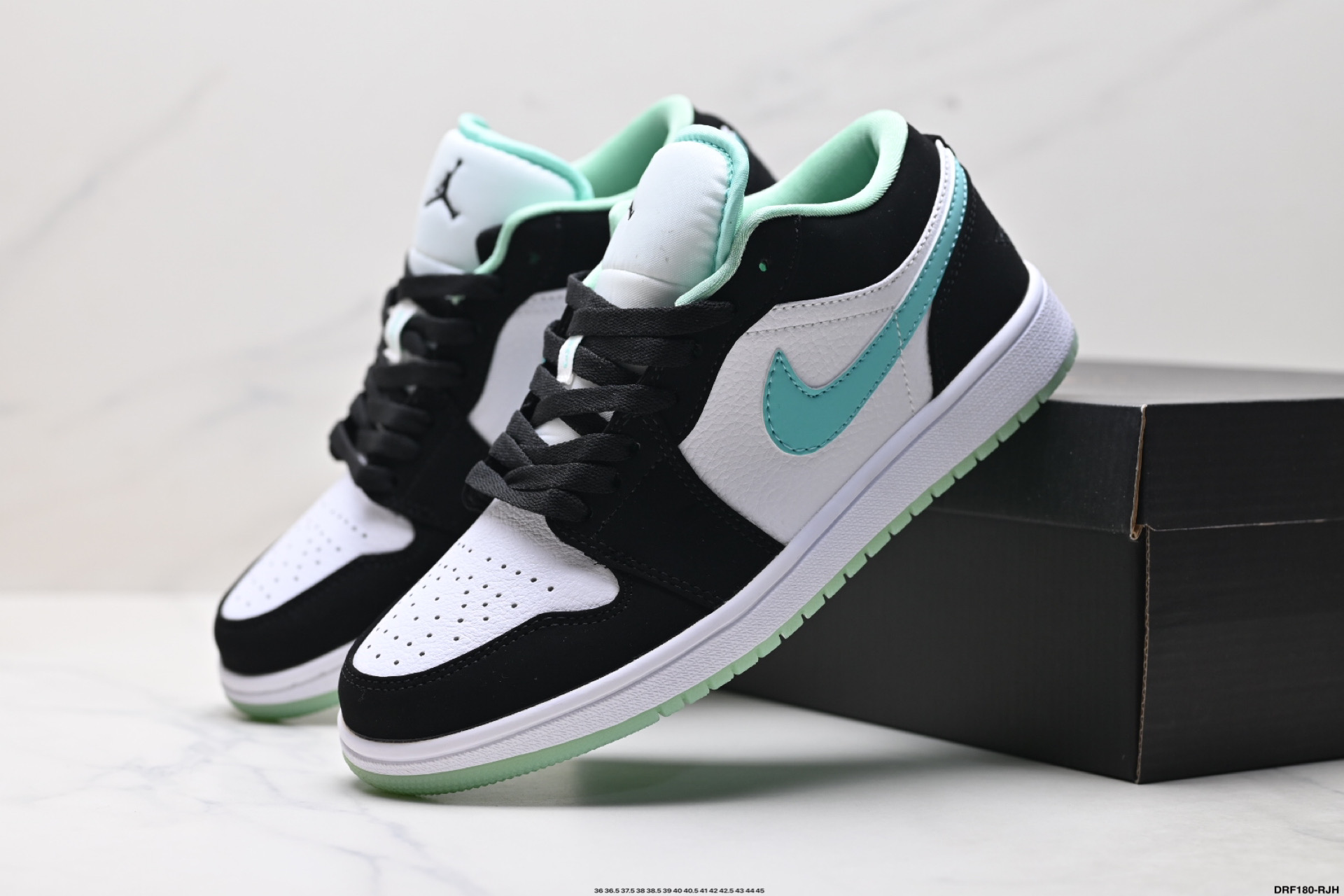 💰155
真标✅Nike Air Jordan 1 Low
AJ1乔1低帮休闲板鞋 同步官方配色 
官方货号:553558-116
尺码:36 36.5 37.5 38 38.5 39 40 40.5 41 42 42.5 43 44 45
ID:DRF180-RJH