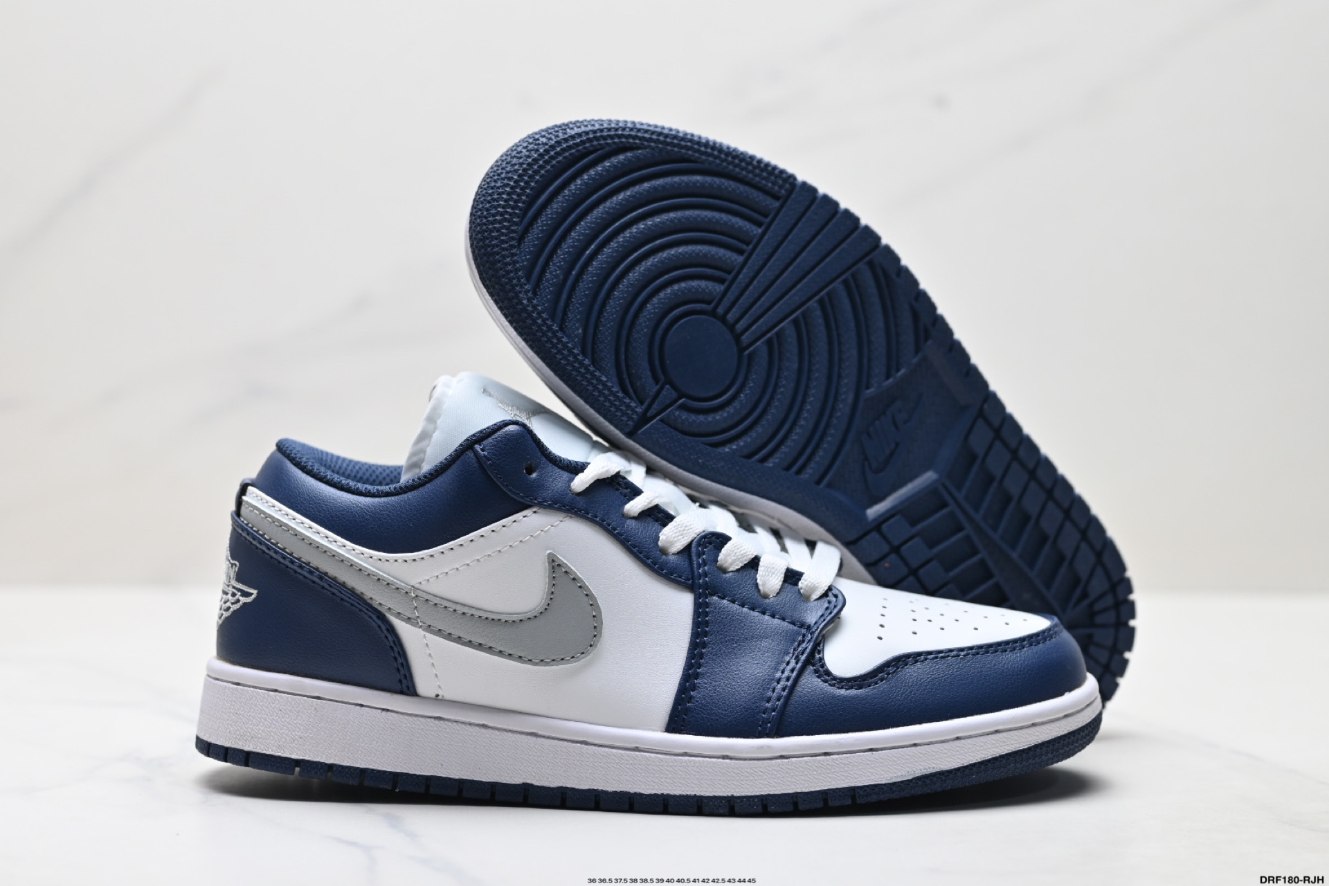 💰155
真标✅Nike Air Jordan 1 Low
AJ1乔1低帮休闲板鞋 同步官方配色 
官方货号:553558-116
尺码:36 36.5 37.5 38 38.5 39 40 40.5 41 42 42.5 43 44 45
ID:DRF180-RJH
