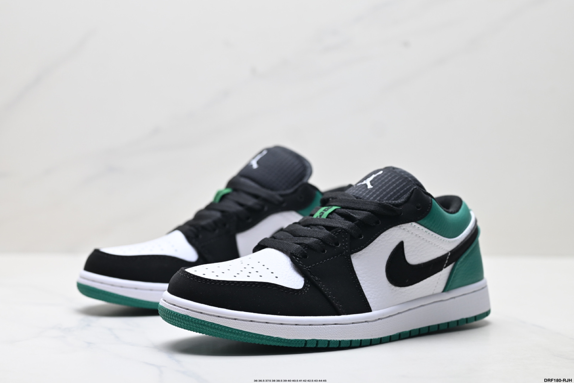 💰155
真标✅Nike Air Jordan 1 Low
AJ1乔1低帮休闲板鞋 同步官方配色 
官方货号:553558-116
尺码:36 36.5 37.5 38 38.5 39 40 40.5 41 42 42.5 43 44 45
ID:DRF180-RJH