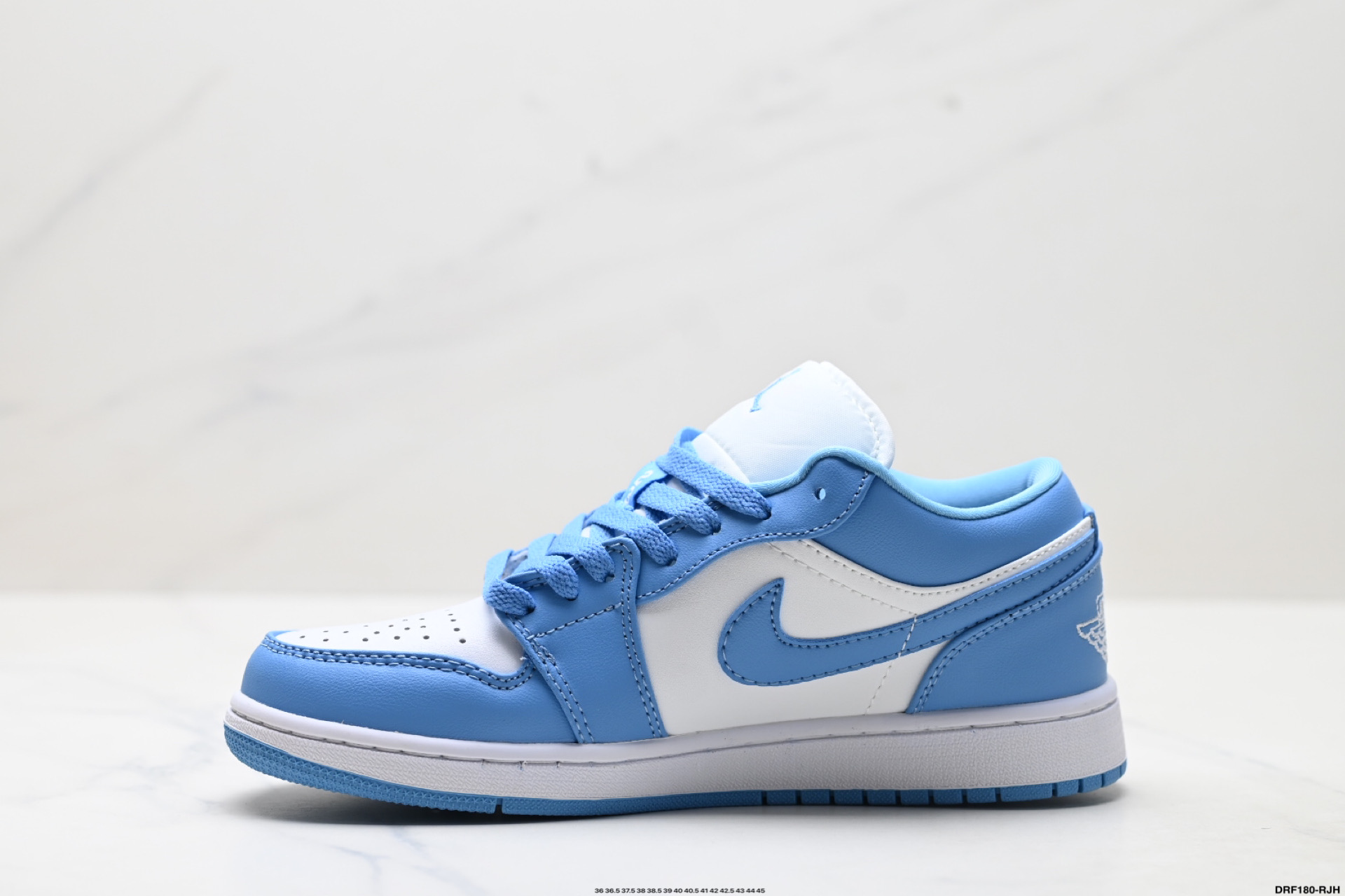 💰155
真标✅Nike Air Jordan 1 Low
AJ1乔1低帮休闲板鞋 同步官方配色 
官方货号:553558-116
尺码:36 36.5 37.5 38 38.5 39 40 40.5 41 42 42.5 43 44 45
ID:DRF180-RJH