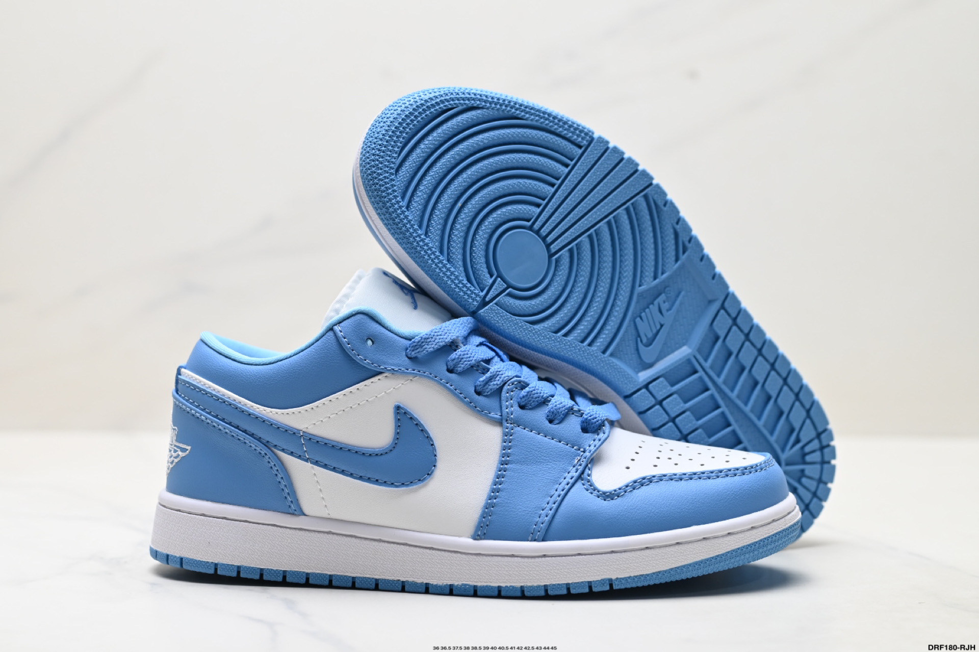 💰155
真标✅Nike Air Jordan 1 Low
AJ1乔1低帮休闲板鞋 同步官方配色 
官方货号:553558-116
尺码:36 36.5 37.5 38 38.5 39 40 40.5 41 42 42.5 43 44 45
ID:DRF180-RJH