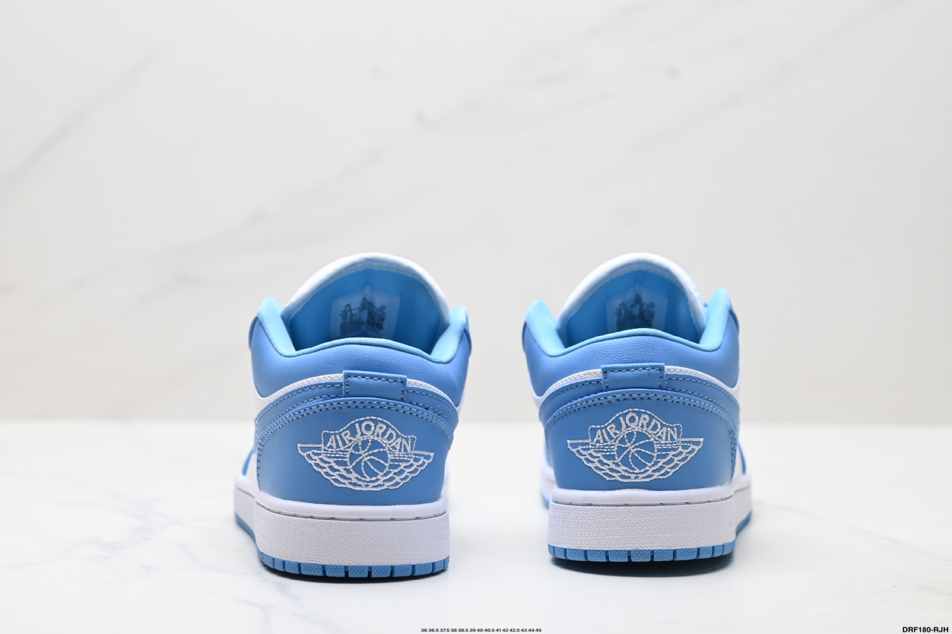 💰155
真标✅Nike Air Jordan 1 Low
AJ1乔1低帮休闲板鞋 同步官方配色 
官方货号:553558-116
尺码:36 36.5 37.5 38 38.5 39 40 40.5 41 42 42.5 43 44 45
ID:DRF180-RJH
