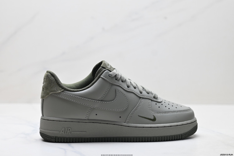 Nike Air Force 1 '07 - איכות פרימיום, ריפוד נוח, מגוון מידות 1 Nike Air Force 1 ’07 – איכות פרימיום, ריפוד נוח, מגוון מידות