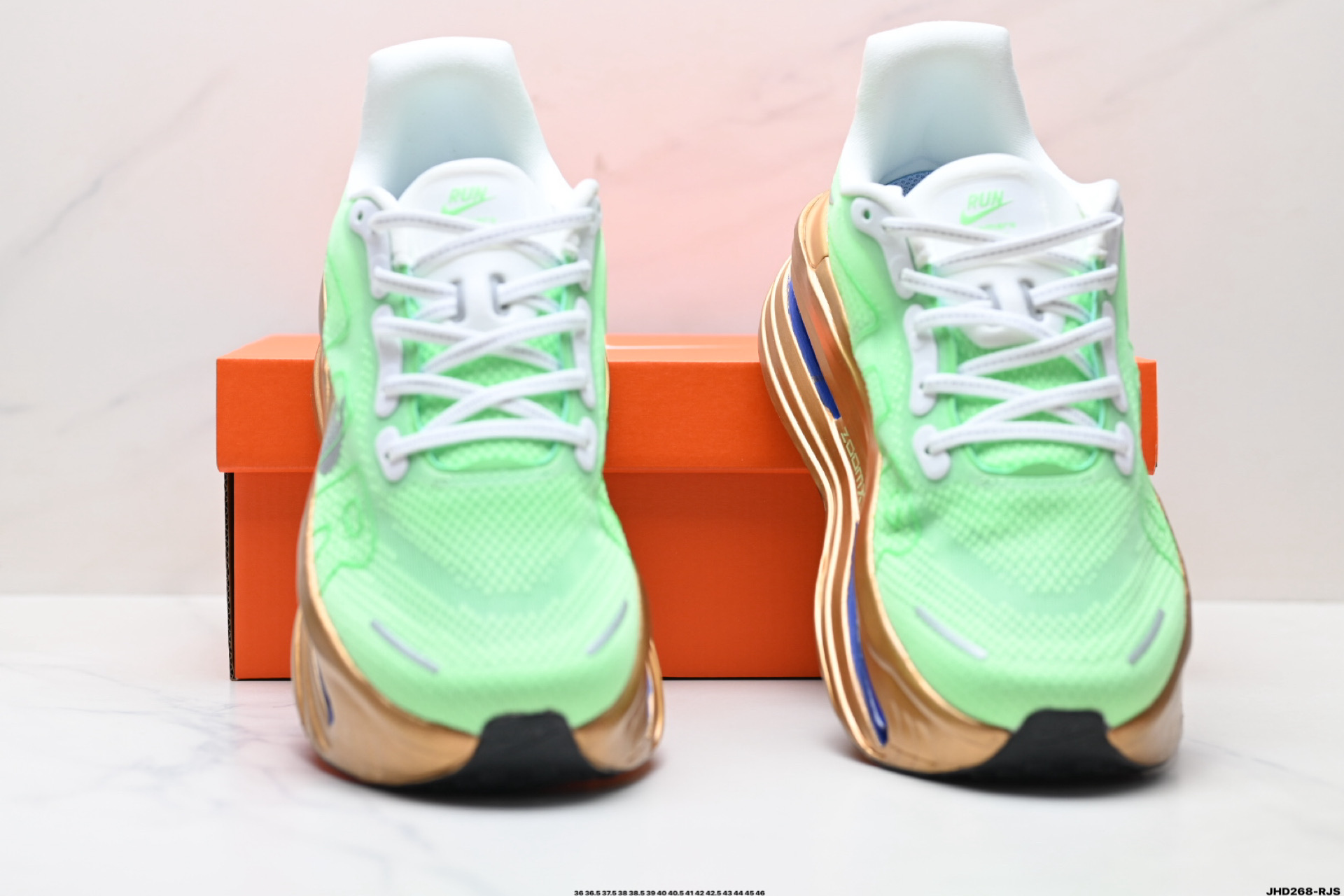 Nike VOMERO PREMIUM 耐克 舒适减震防滑 低帮跑步鞋 HQ2050-307