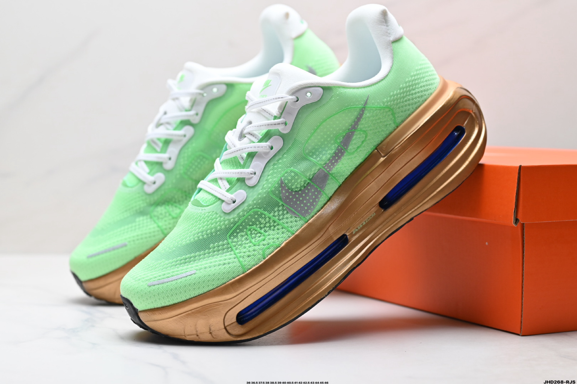 Nike VOMERO PREMIUM 耐克 舒适减震防滑 低帮跑步鞋 HQ2050-307