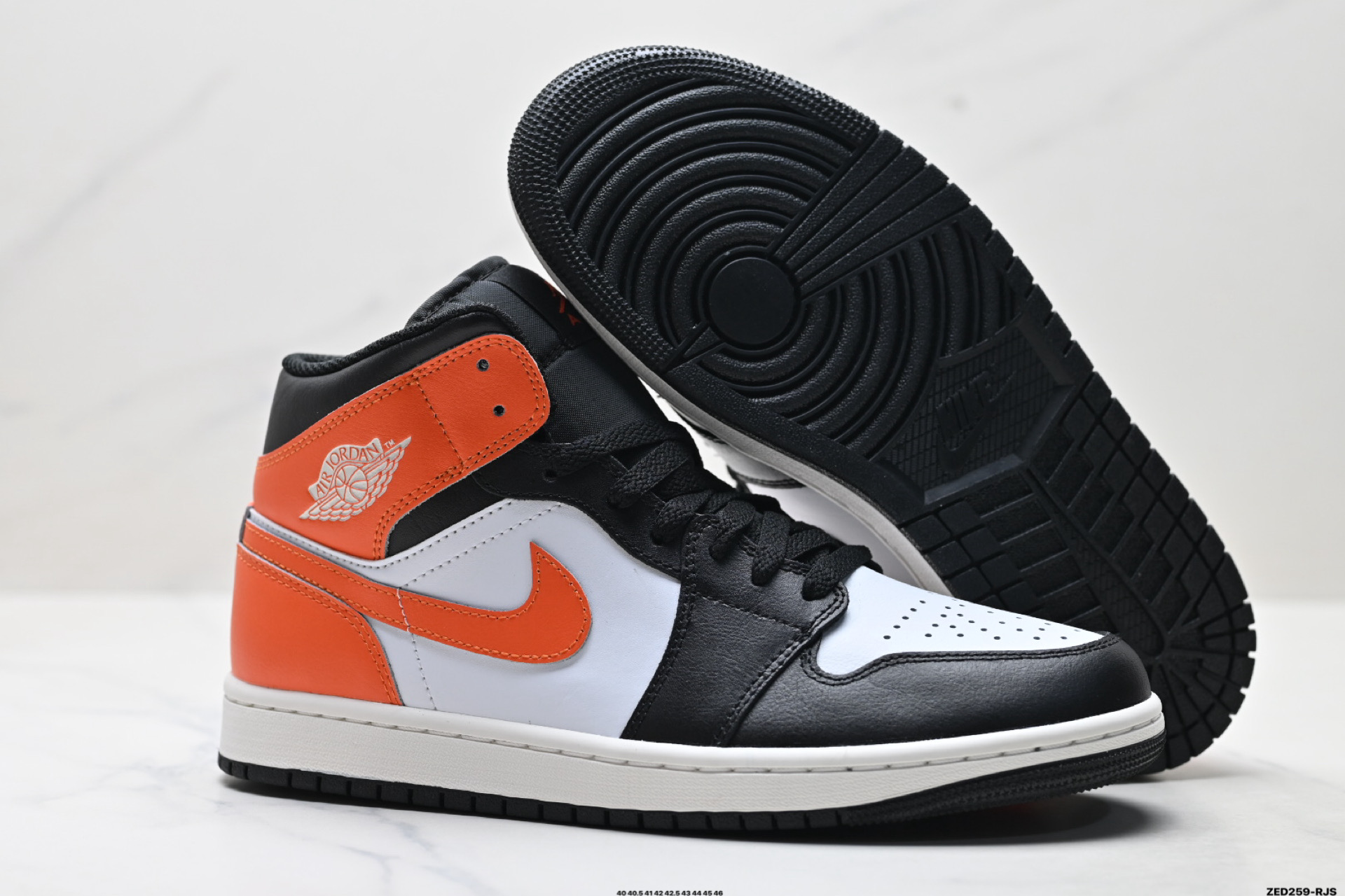 Nike Air Jordan 1 Retro Mid AJ1代迈克尔·乔丹中帮耐克经典复古百搭休闲文化运动篮球鞋 DQ8426-801