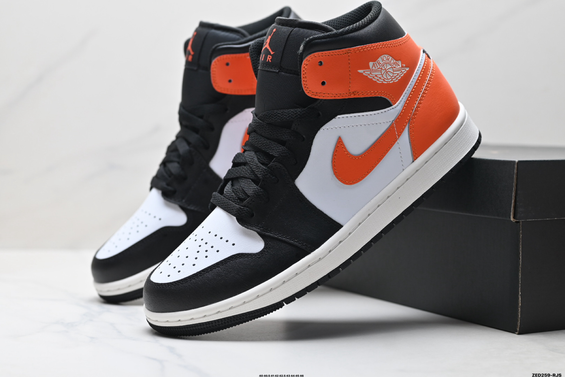 Nike Air Jordan 1 Retro Mid AJ1代迈克尔·乔丹中帮耐克经典复古百搭休闲文化运动篮球鞋 DQ8426-801