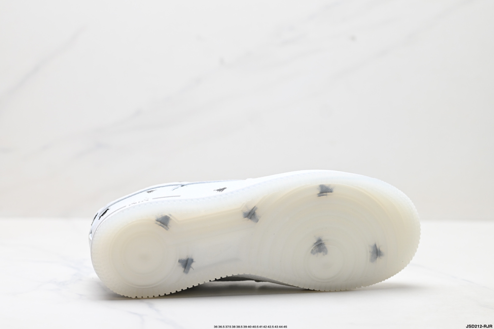 NIKE AIR FORCE 1‘07 IM3081-100