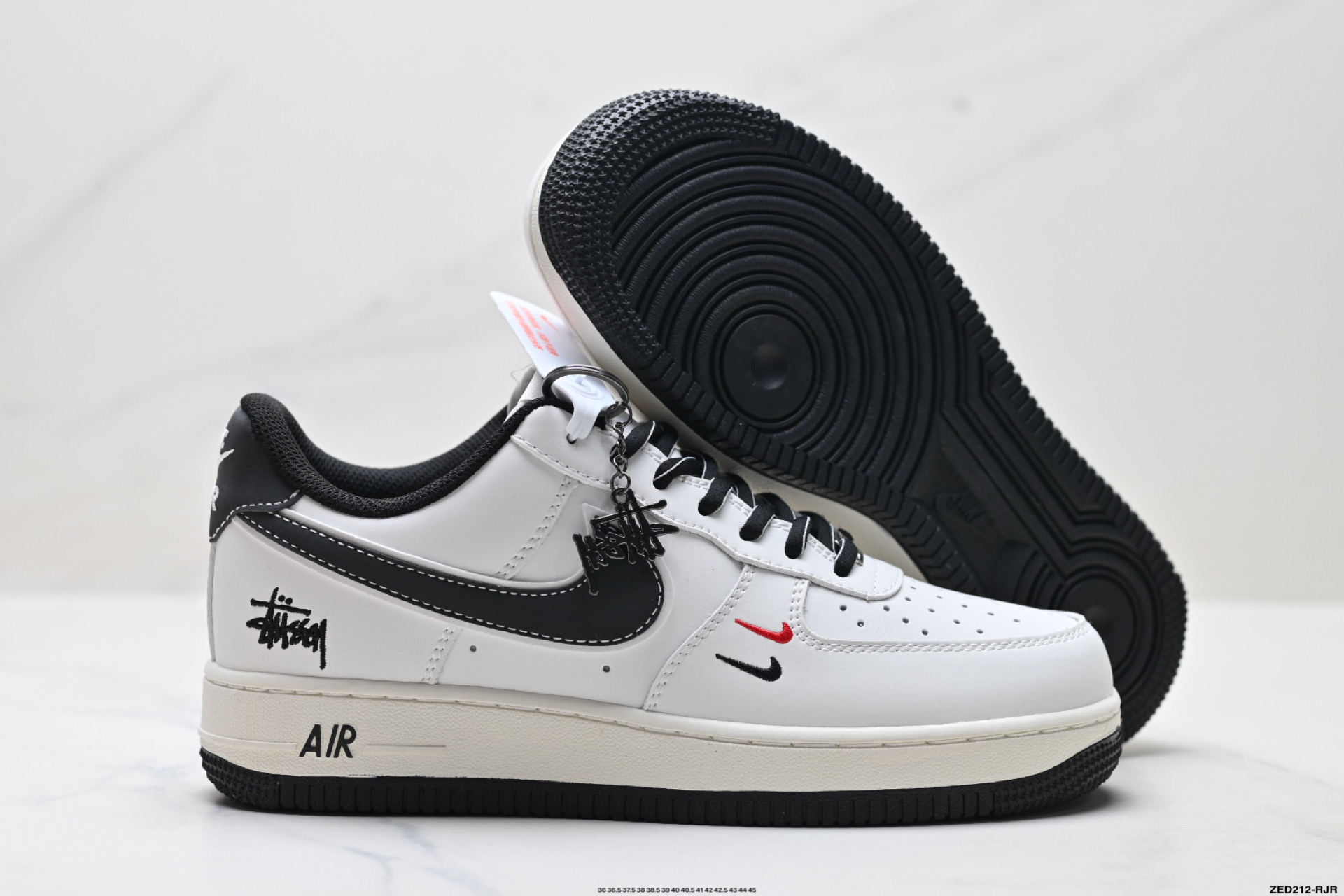 NIKE AIR FORCE 1‘07 CS5288-037