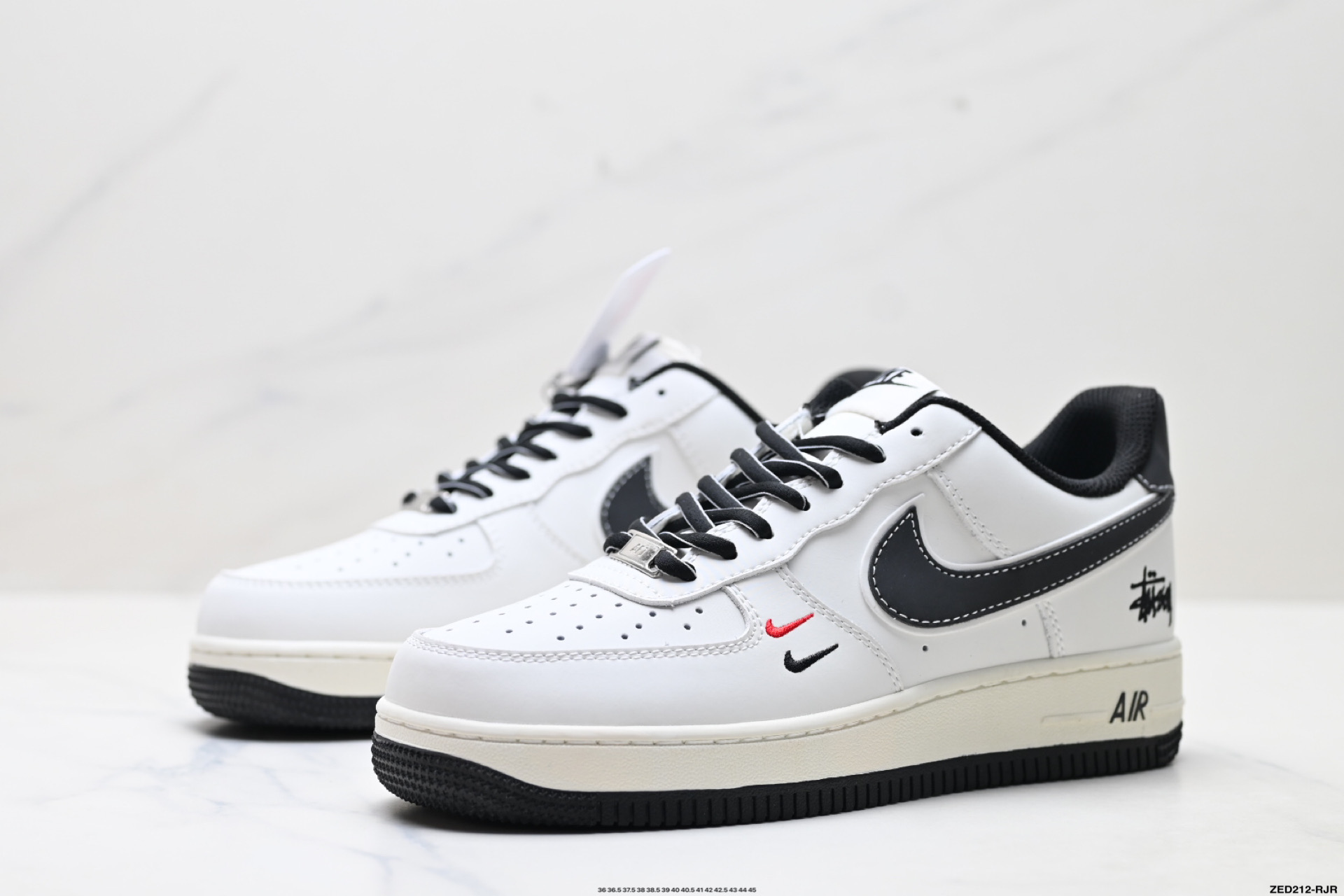 NIKE AIR FORCE 1‘07 CS5288-037