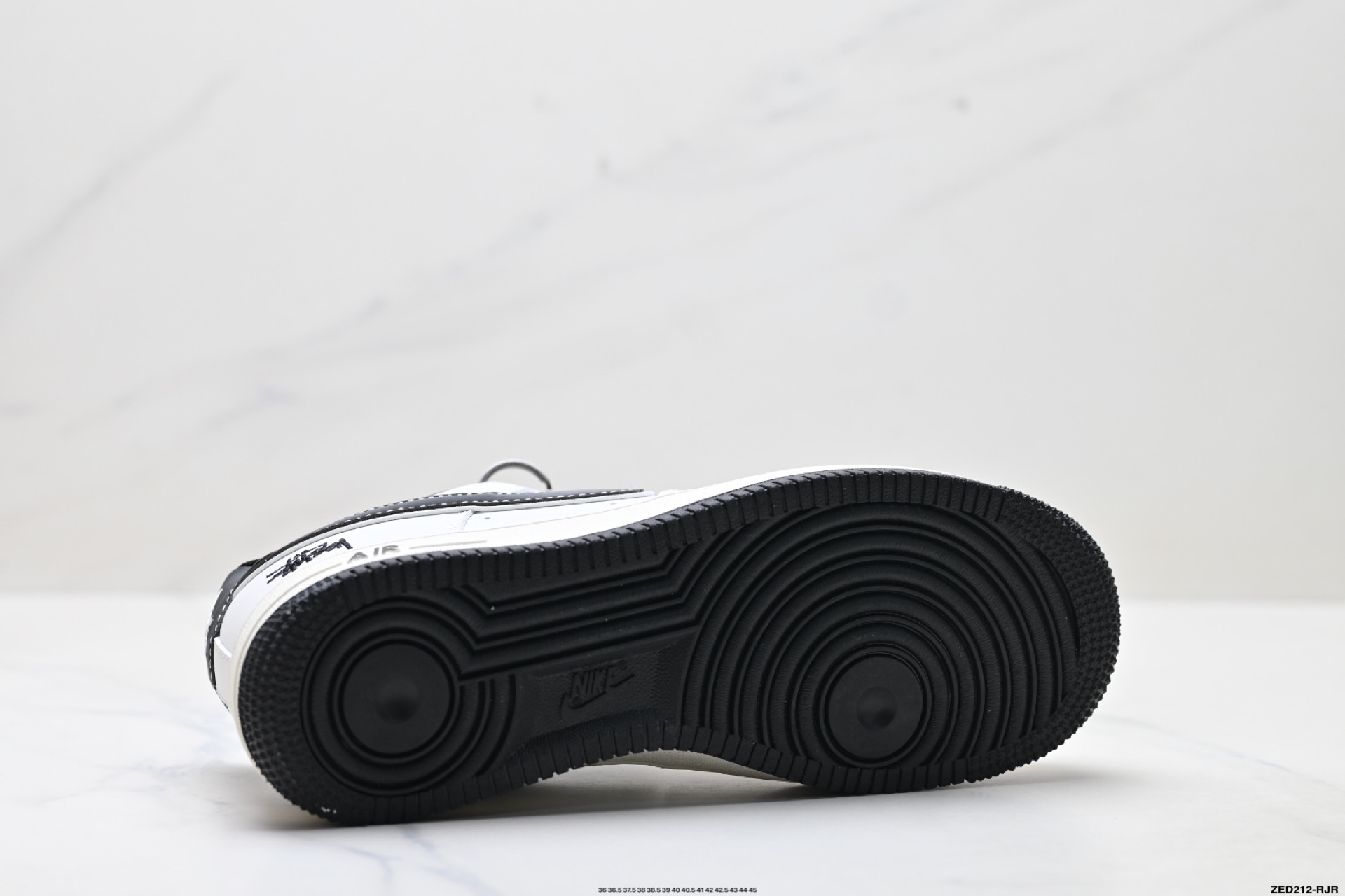 NIKE AIR FORCE 1‘07 CS5288-037