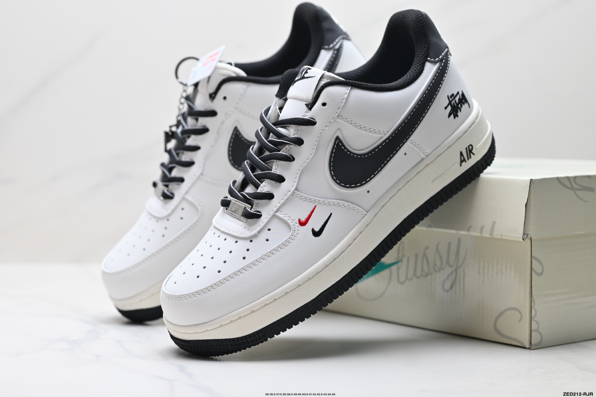 NIKE AIR FORCE 1‘07 CS5288-037