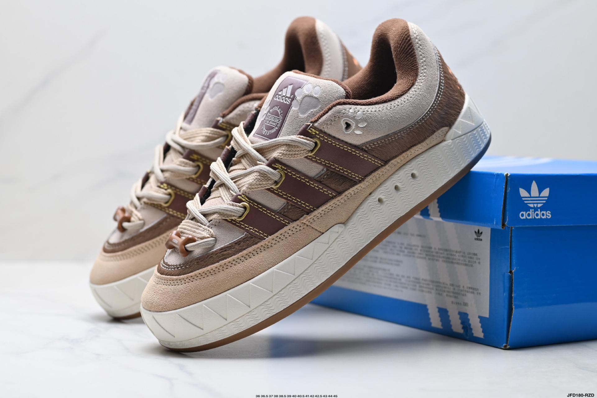 Adidas Adimatic Low 马蒂奇系列低帮 复古鲨鱼面包鞋运动休闲滑板板鞋 JQ2612