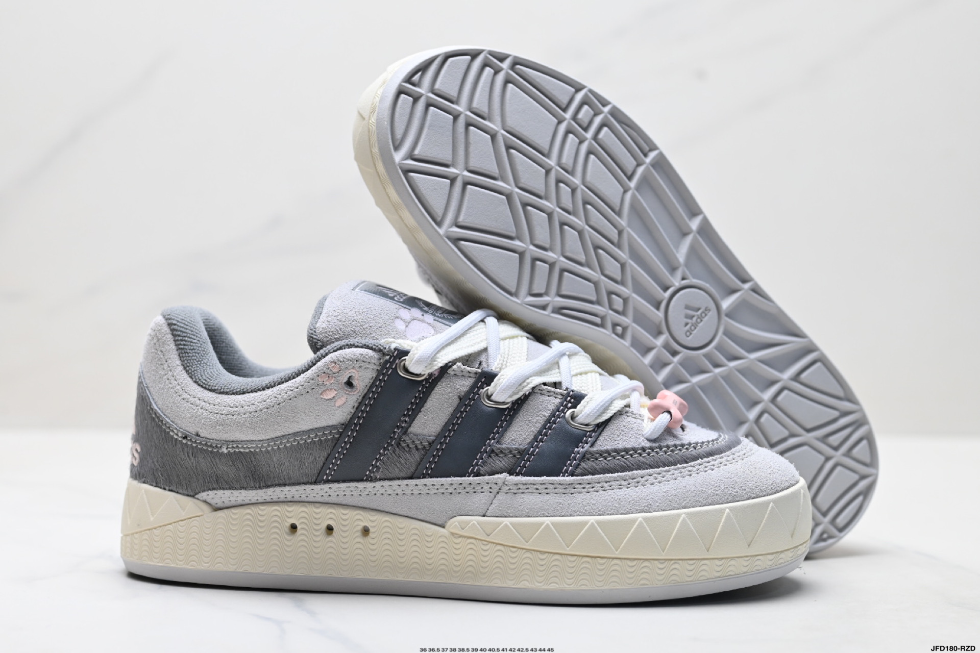Adidas Adimatic Low 马蒂奇系列低帮 复古鲨鱼面包鞋运动休闲滑板板鞋 JQ2612
