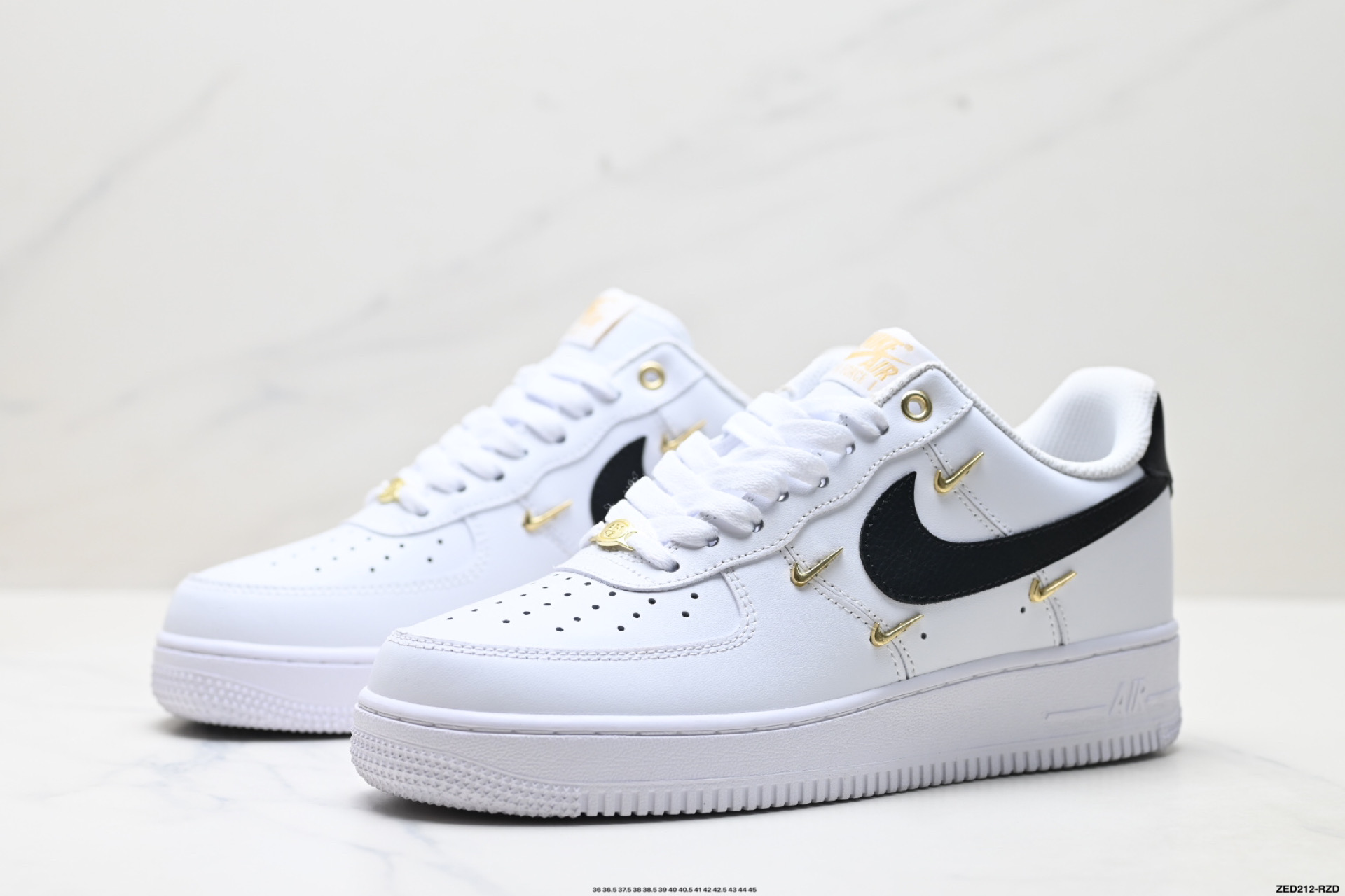 NIKE AIR FORCE 1‘07 ZH0316-113