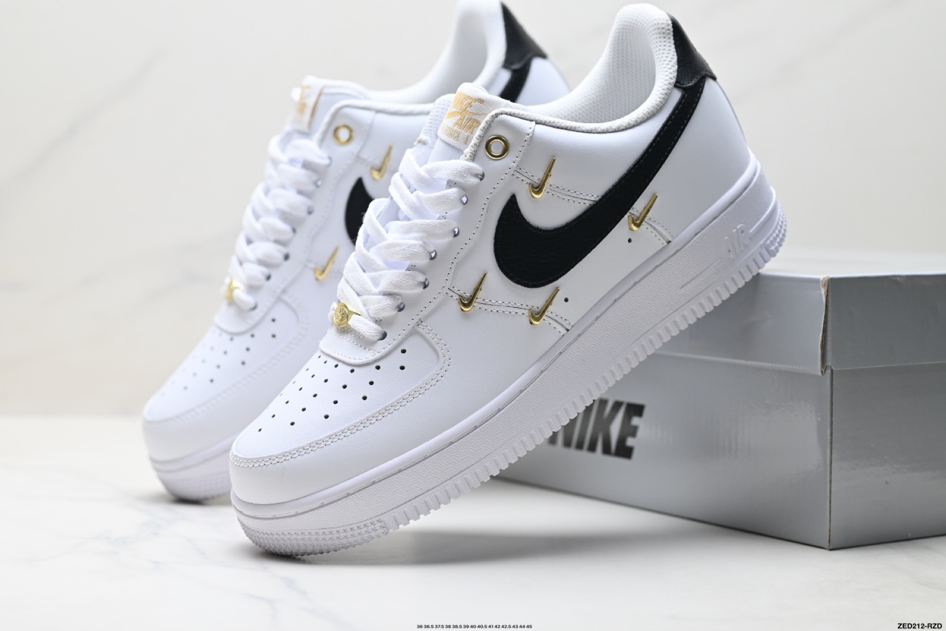 NIKE AIR FORCE 1‘07 ZH0316-113