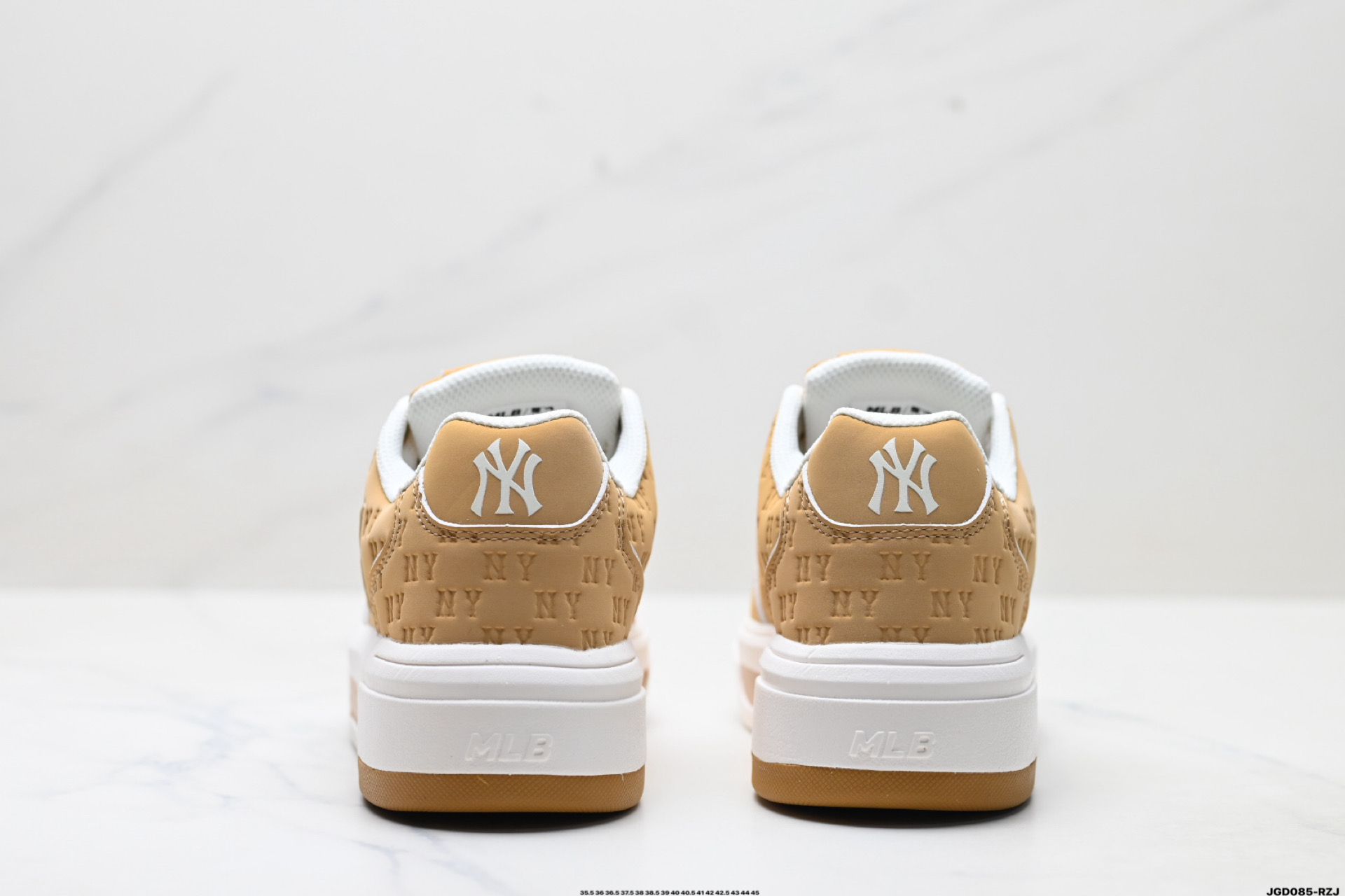 MLB 纽约洋基队 CHUNKY LINER EMBO MONOGRAM 印刻老花 时尚舒适 休闲运动 防滑耐磨增高 低帮 板鞋 3ASXE025N