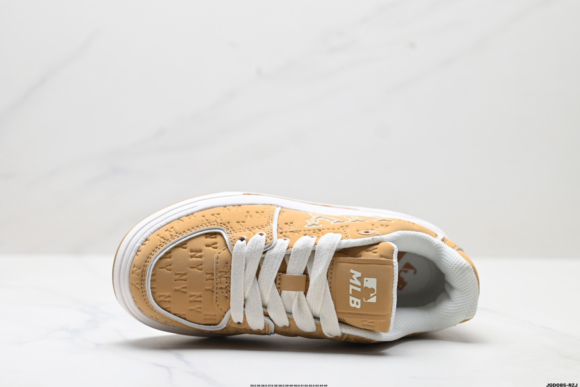 MLB 纽约洋基队 CHUNKY LINER EMBO MONOGRAM 印刻老花 时尚舒适 休闲运动 防滑耐磨增高 低帮 板鞋 3ASXE025N