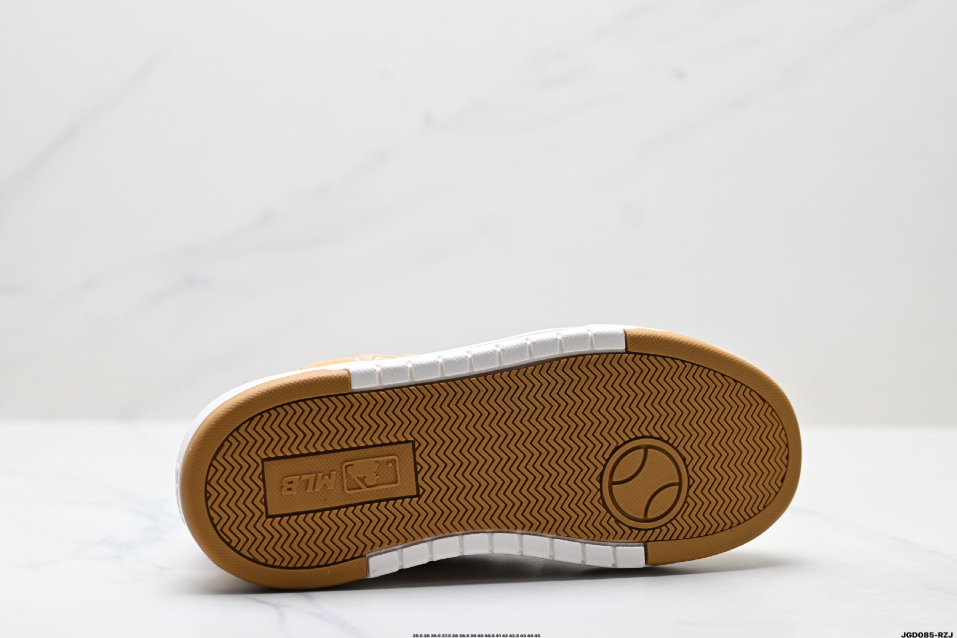 MLB 纽约洋基队 CHUNKY LINER EMBO MONOGRAM 印刻老花 时尚舒适 休闲运动 防滑耐磨增高 低帮 板鞋 3ASXE025N