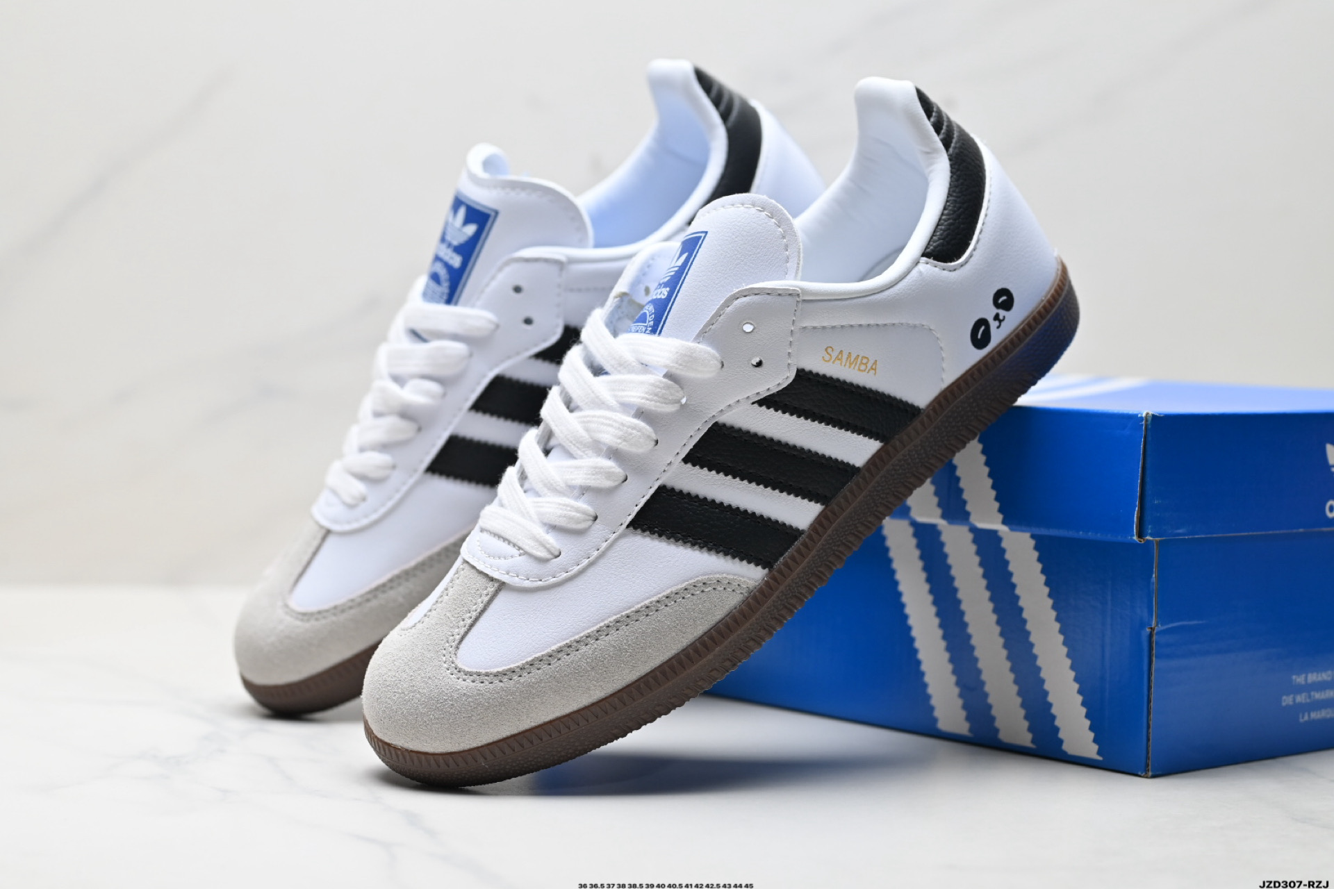 Adidas Originals Samba 桑巴舞系列 阿迪达斯 三叶草 绅士德训足球风百搭低帮休闲运动板鞋 IE4800