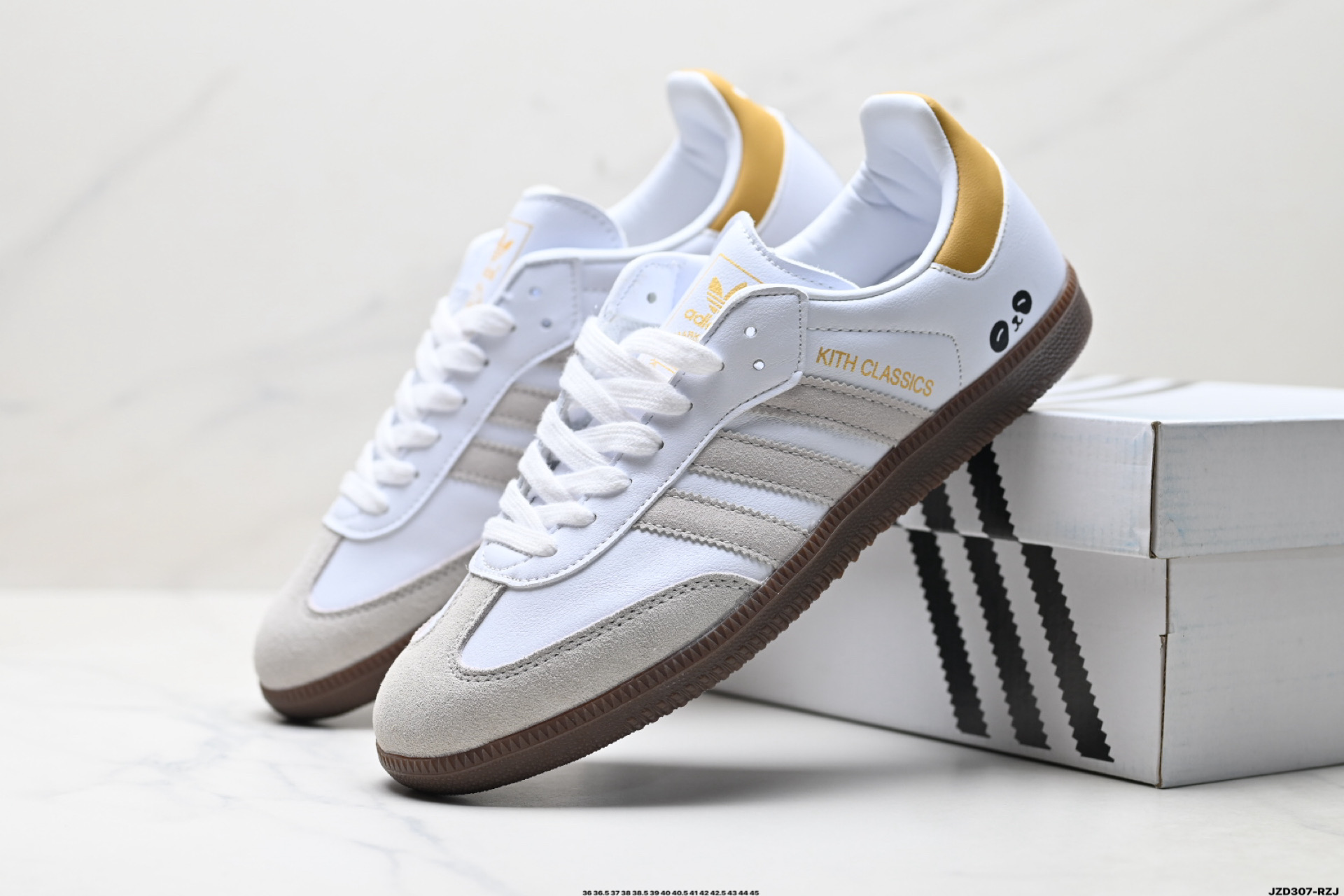 Adidas Originals Samba 桑巴舞系列 阿迪达斯 三叶草 绅士德训足球风百搭低帮休闲运动板鞋 IE4800