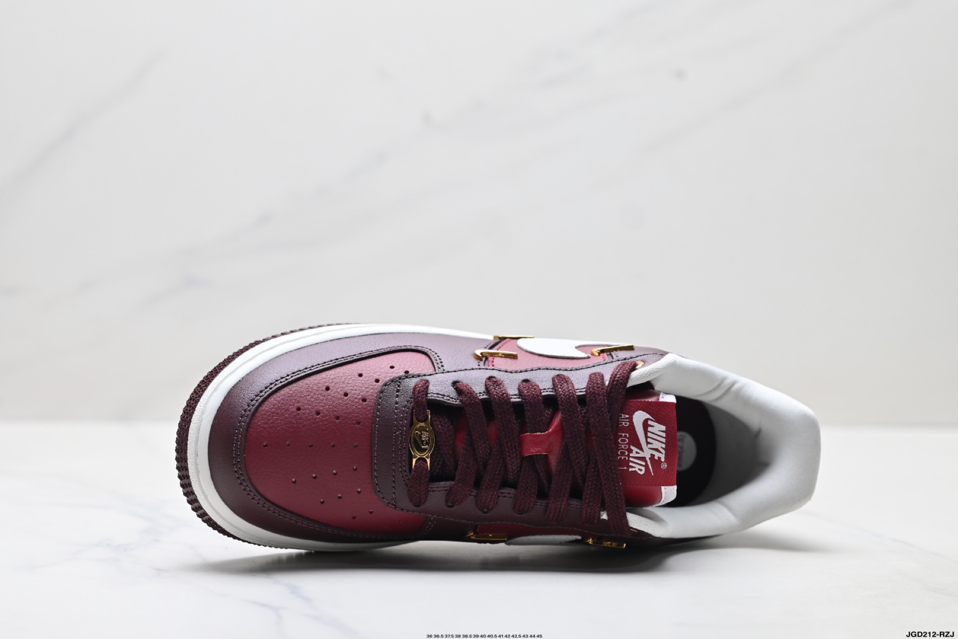 NIKE AIR FORCE 1‘07 IR0485-611