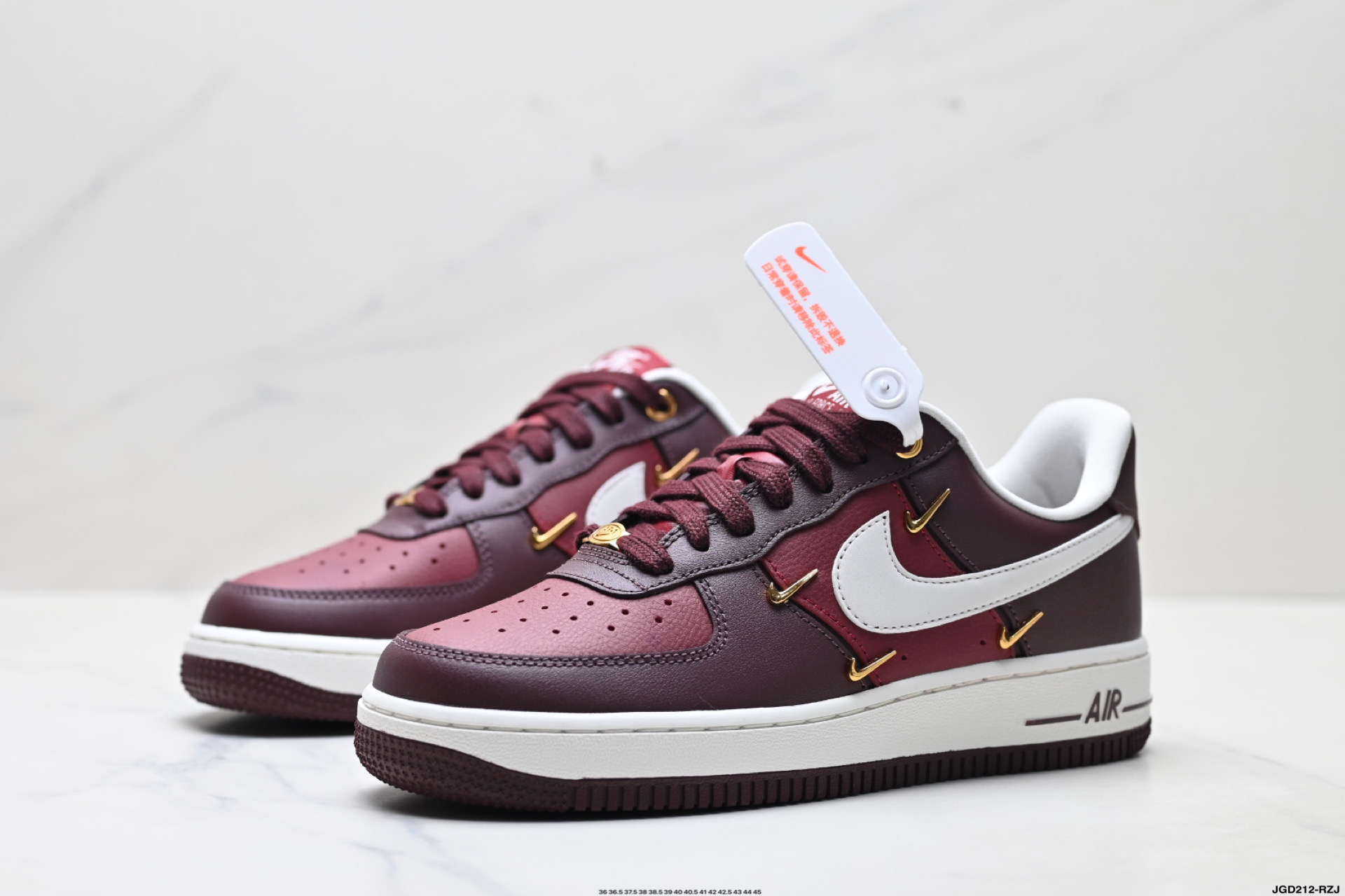 NIKE AIR FORCE 1‘07 IR0485-611