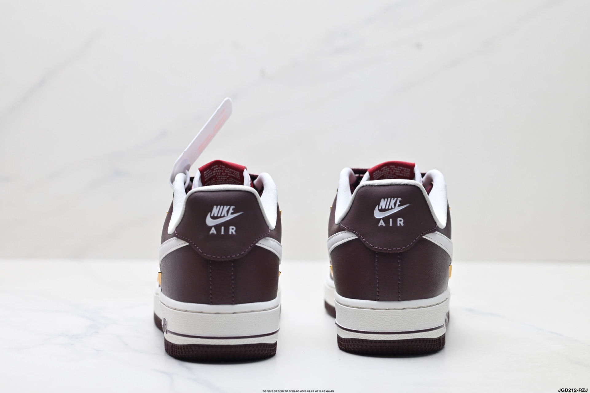 NIKE AIR FORCE 1‘07 IR0485-611