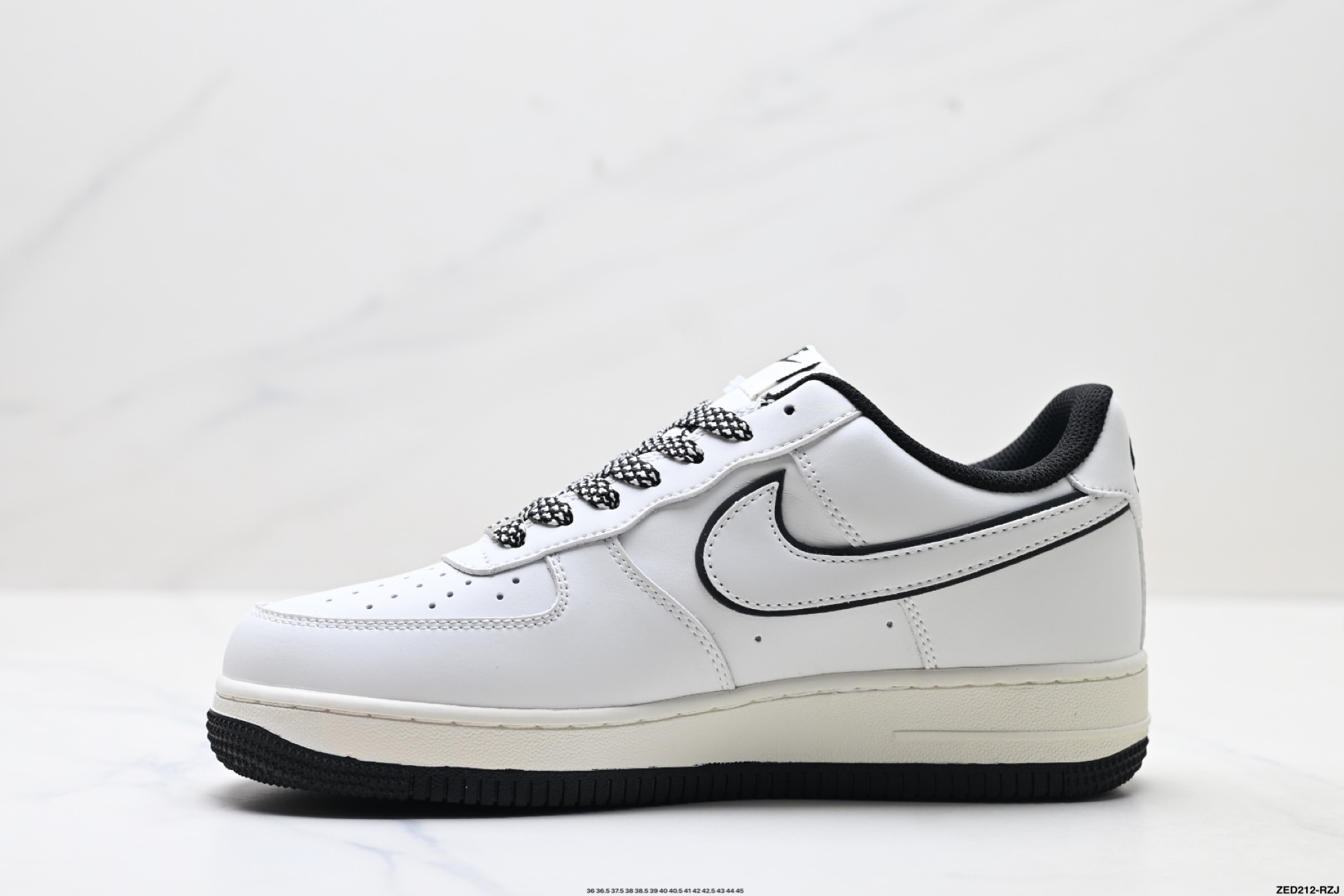 Nike Air Force 1 '07: Clásico Icono con Estilo Moderno Para Hombre y Mujer 4 i1758386619418 1128 0 2