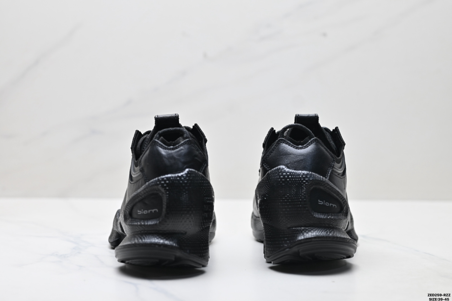 Ecco爱步 BIOM C-TRAIL系列 牛皮 圆头厚底系带 低帮 徒步鞋 822854-010