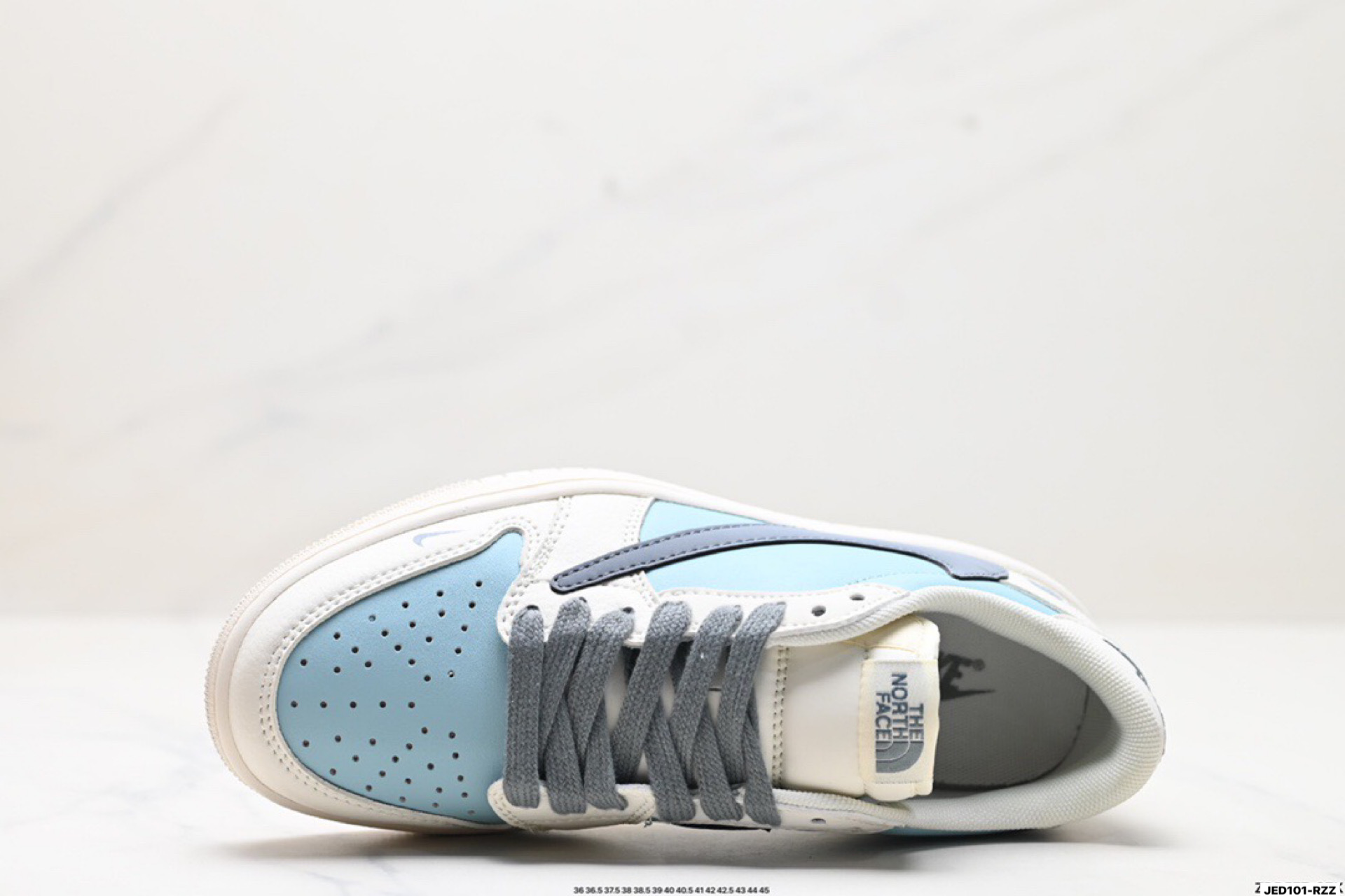 Nike Air Jordan 1 x Travis Scott: Estilo y Comodidad en Cada Paso 3 i1758471448341 6429 0 1