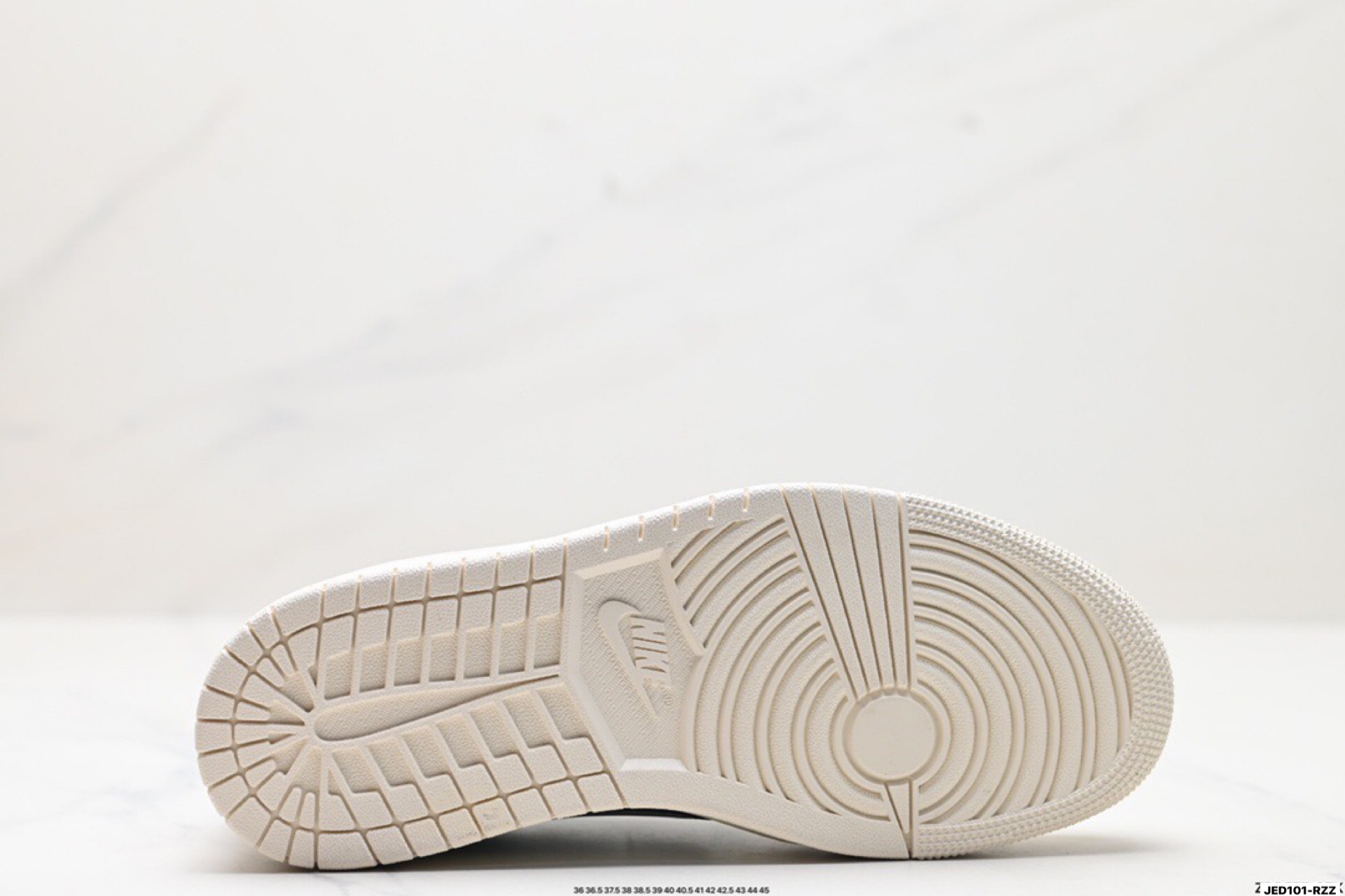 Nike Air Jordan 1 x Travis Scott: Estilo y Comodidad en Cada Paso 10 i1758471448918 9448 0 8