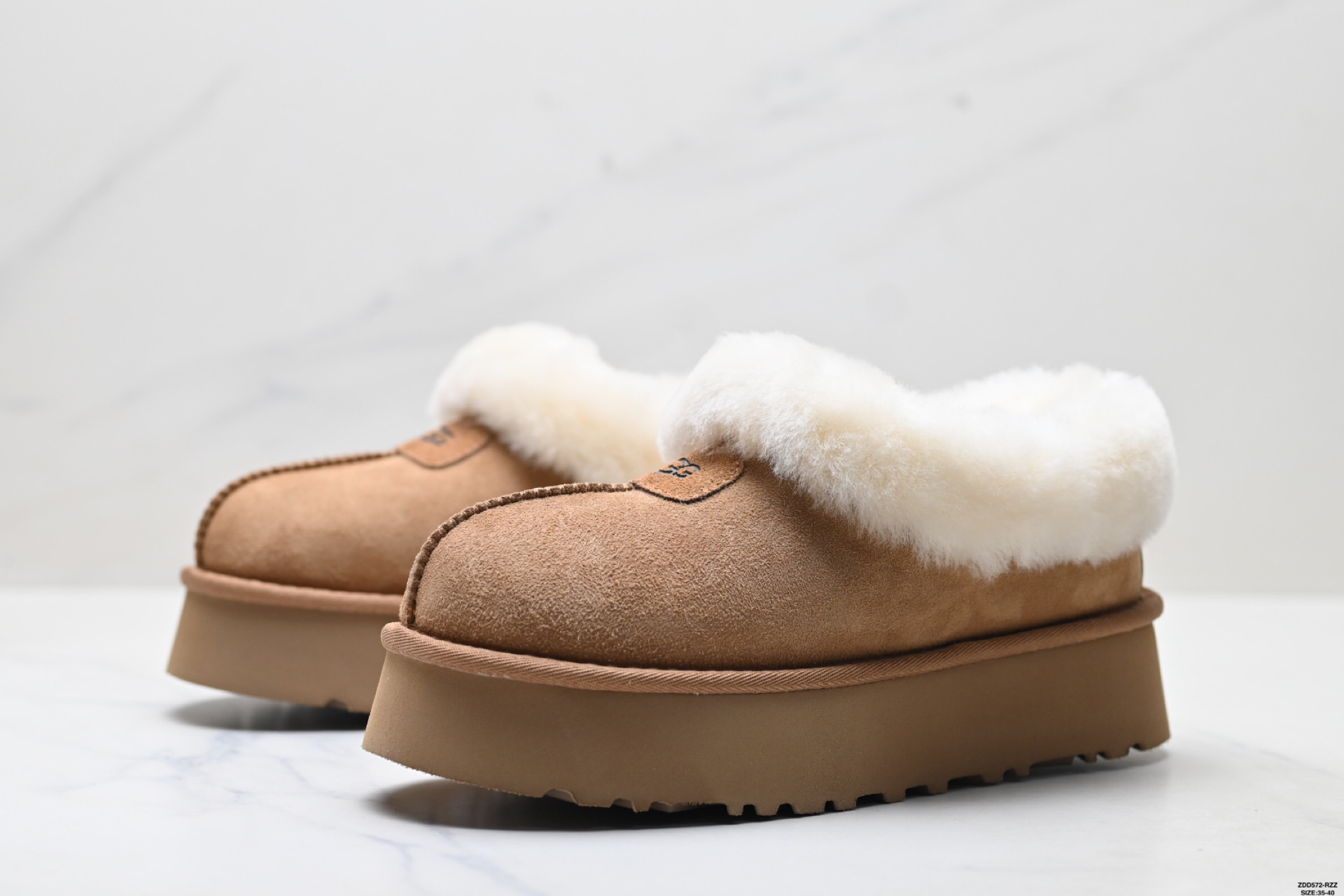 UGG 绒面 英伦风厚底增高柔软舒适 日常通勤 加绒保暖 雪地靴