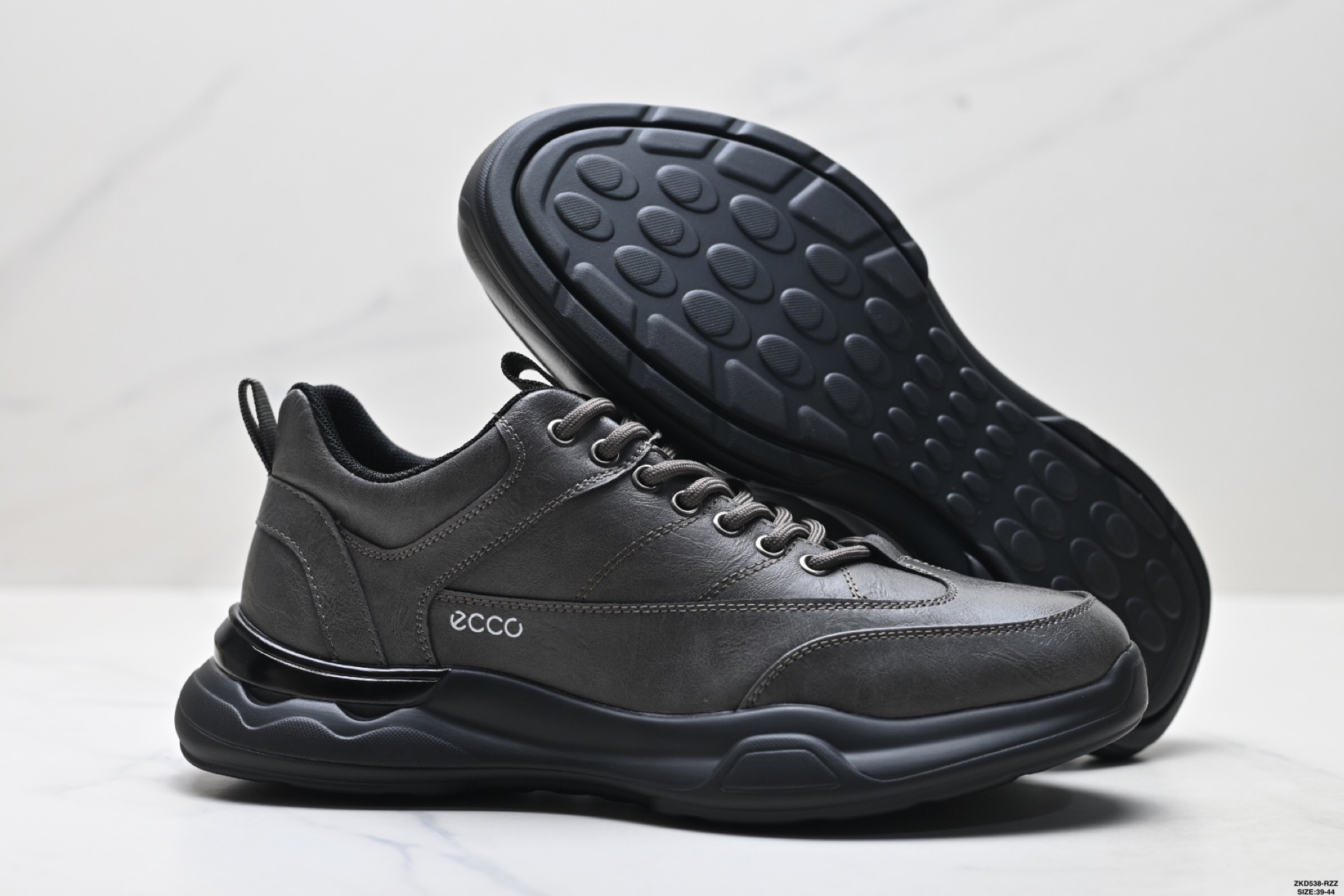 ecco男鞋2025新款春秋季跑步运动棉鞋子男士加绒真皮旅游软底休闲鞋男