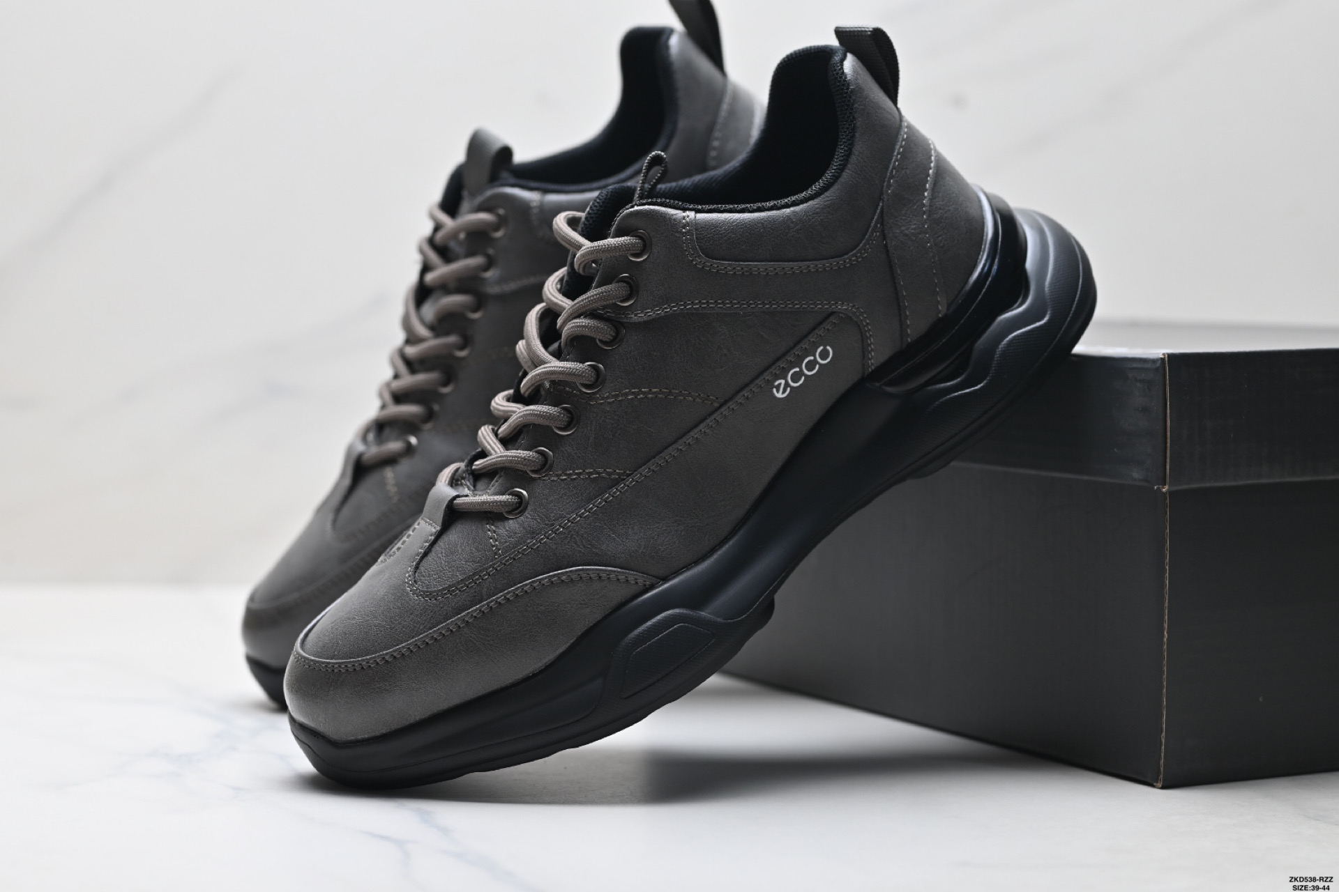 ecco男鞋2025新款春秋季跑步运动棉鞋子男士加绒真皮旅游软底休闲鞋男