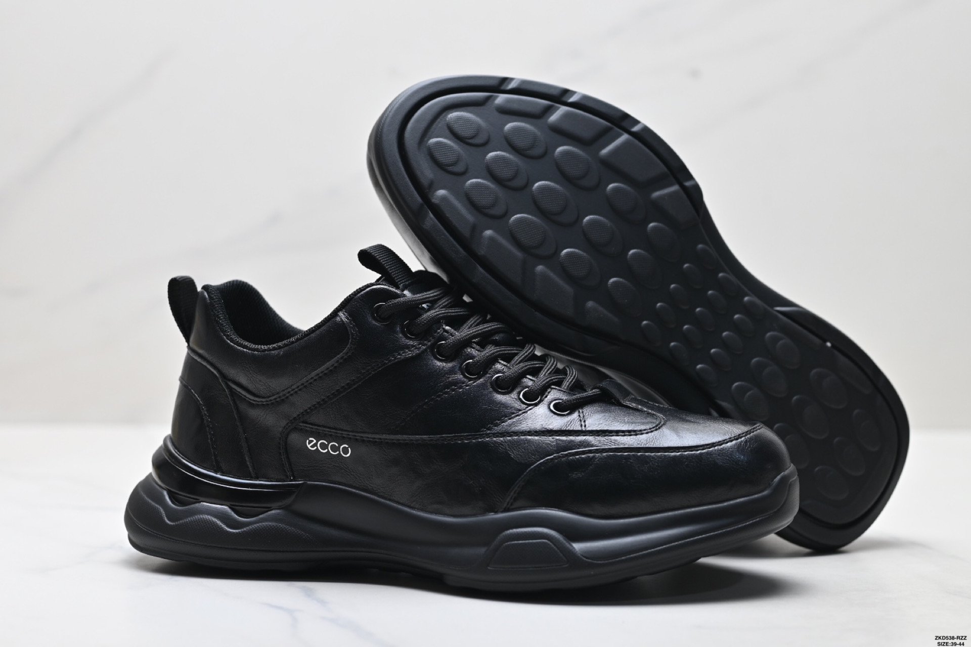 ecco男鞋2025新款春秋季跑步运动棉鞋子男士加绒真皮旅游软底休闲鞋男