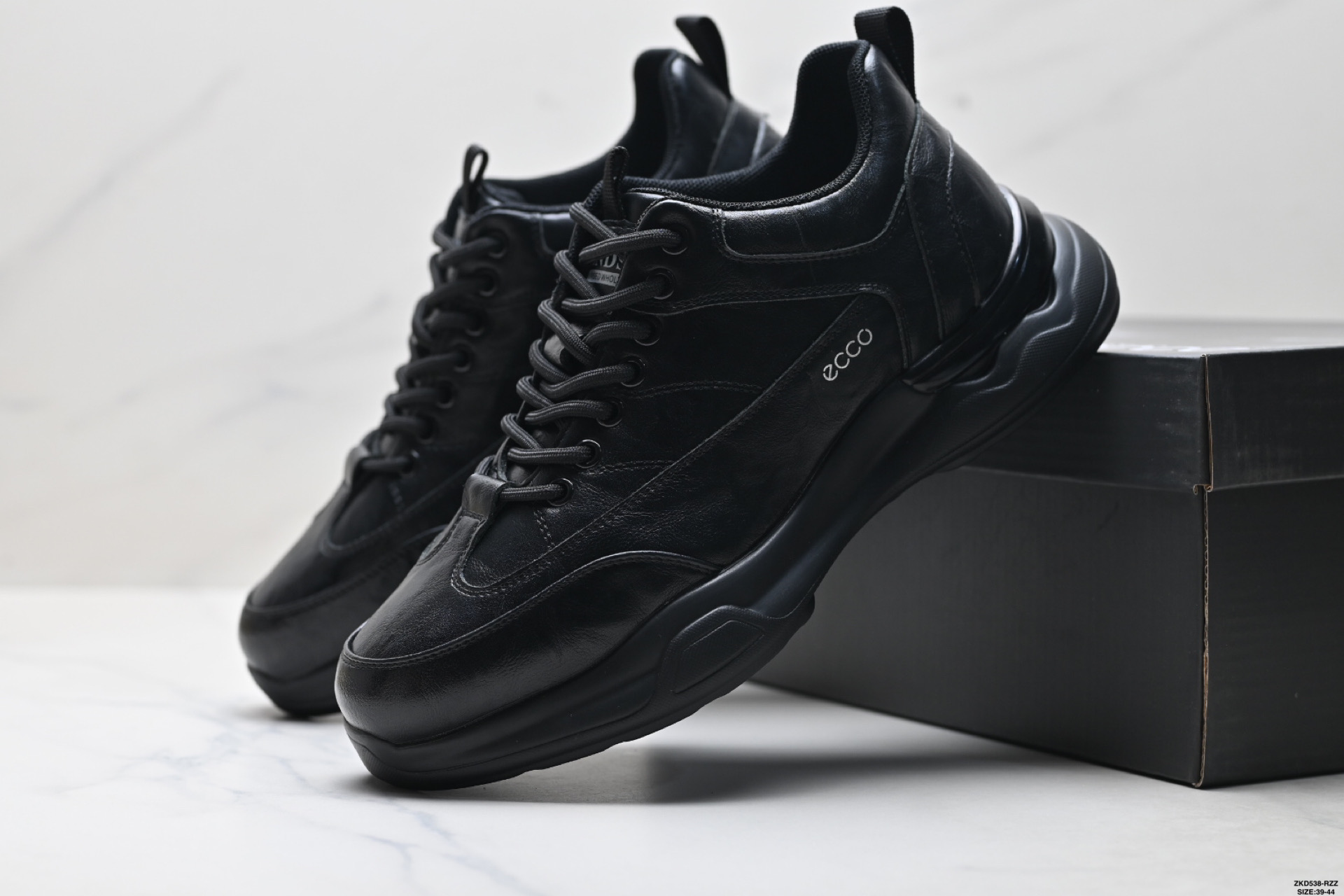 ecco男鞋2025新款春秋季跑步运动棉鞋子男士加绒真皮旅游软底休闲鞋男