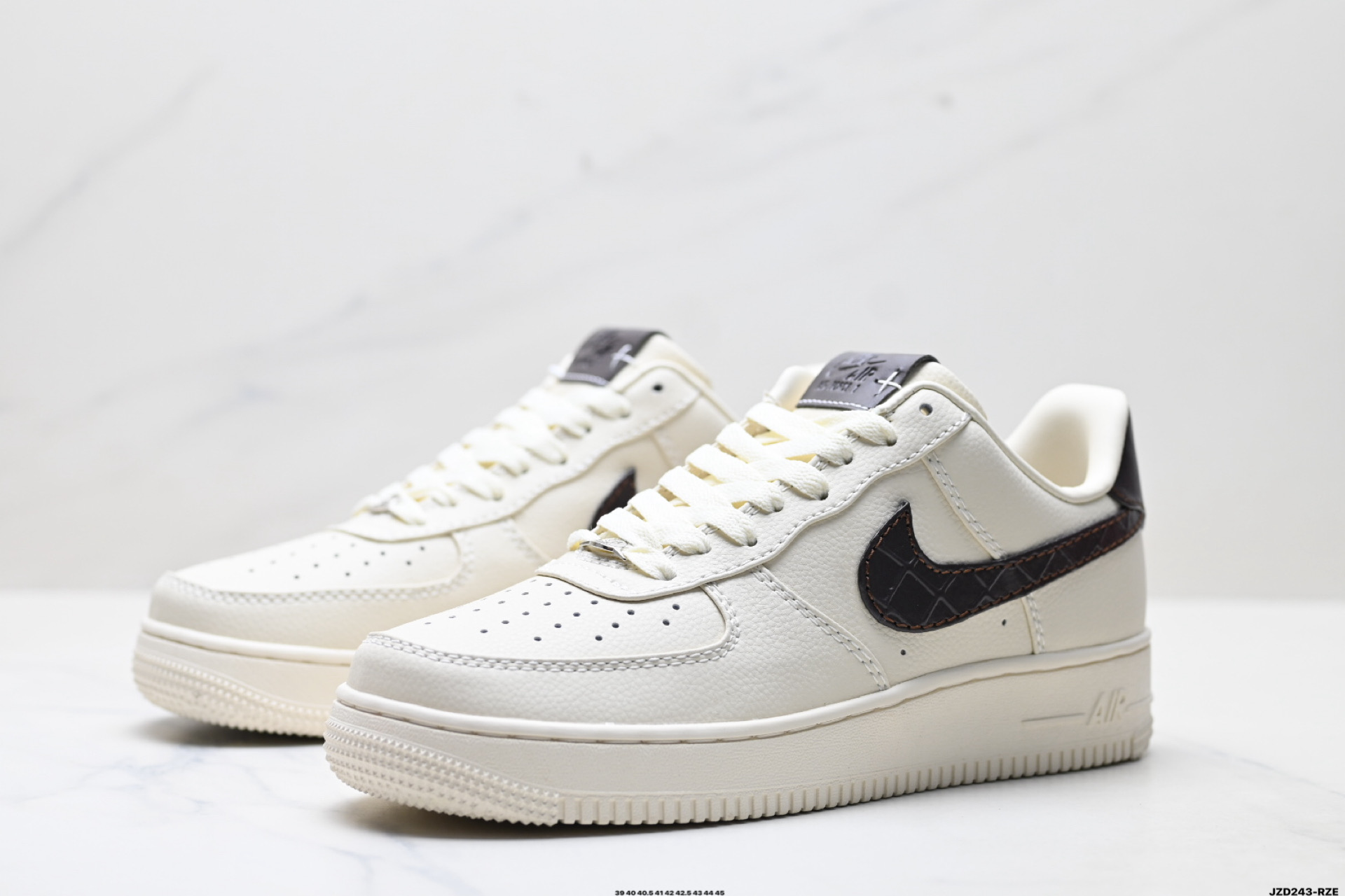 耐克Nike AIR FORCE 1’07空军一号低帮百搭休闲运动板鞋 IH7332-001