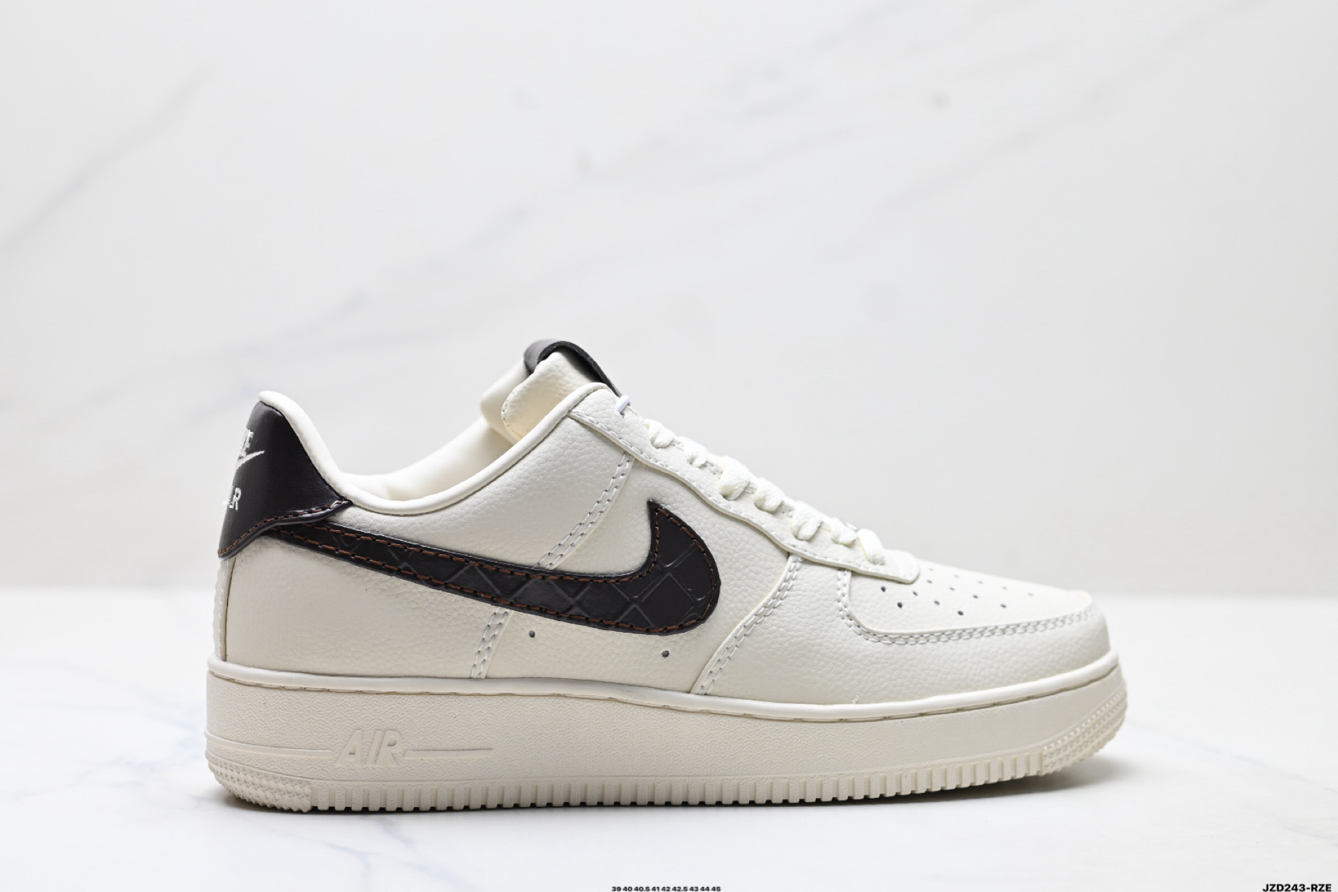 耐克Nike AIR FORCE 1’07空军一号低帮百搭休闲运动板鞋 IH7332-001
