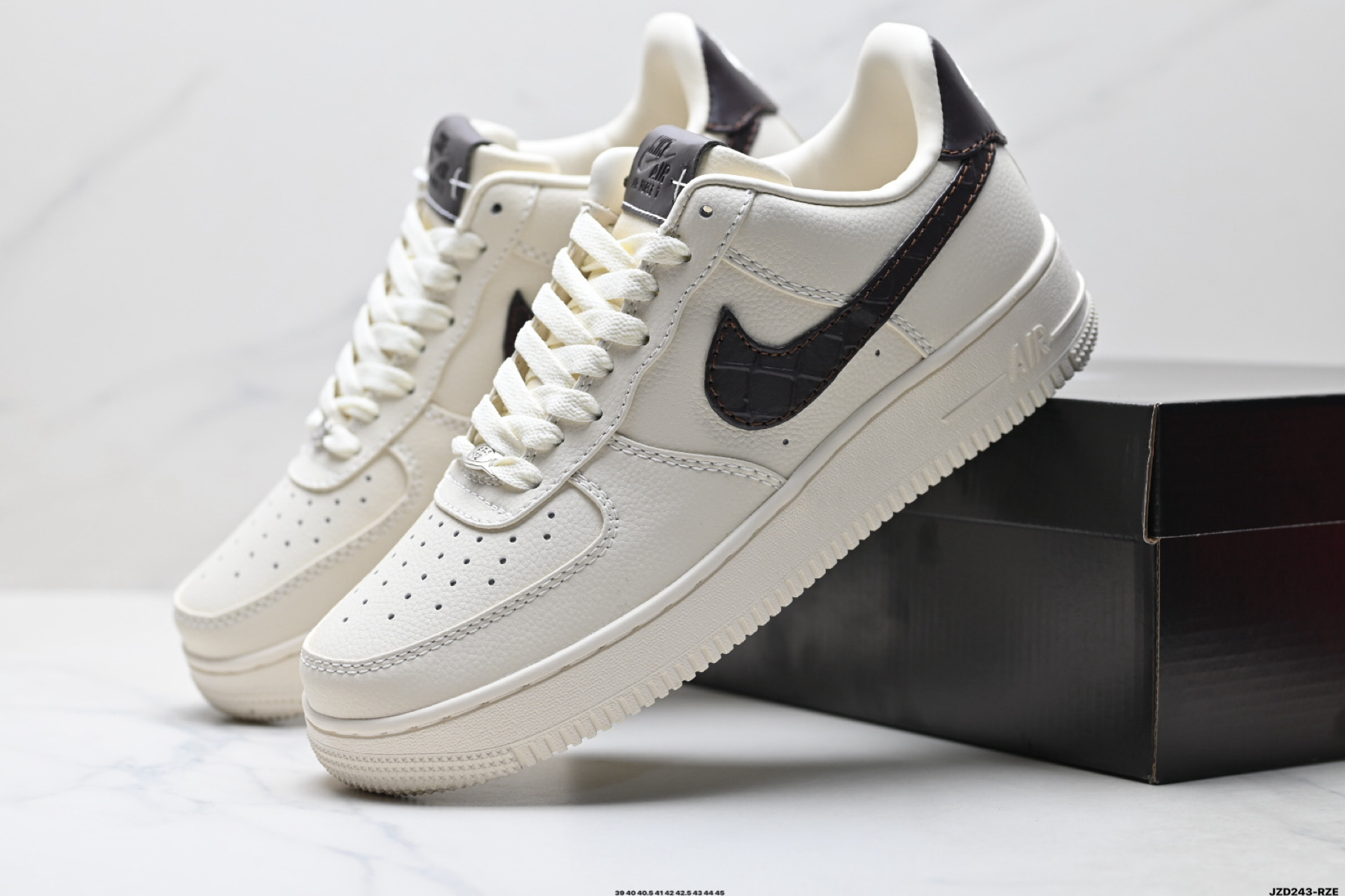 耐克Nike AIR FORCE 1’07空军一号低帮百搭休闲运动板鞋 IH7332-001