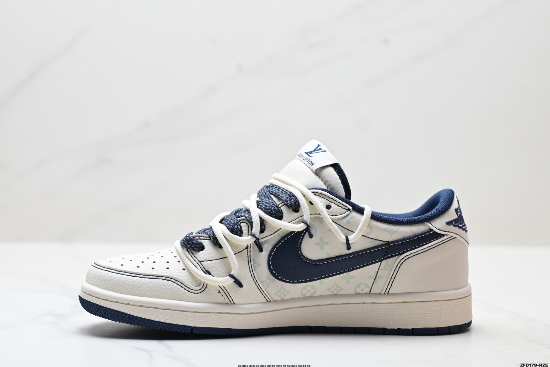 Nike Air Jordan 1 x Travis Scott AJ1倒勾 乔一倒钩 ‘DIY’定制 耐克 低帮文化篮球鞋 HT5088-603 Nike Air Jordan 1 x Travis Scott AJ1倒勾 乔一倒钩 ‘DIY’定制 耐克 低帮文化篮球鞋 HT5088-603