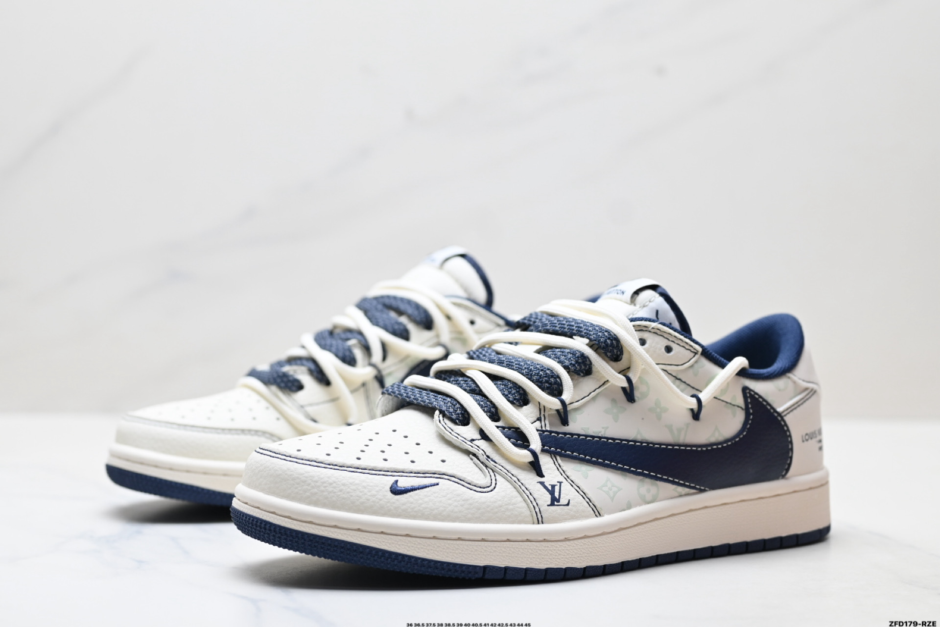 Nike Air Jordan 1 x Travis Scott AJ1倒勾 乔一倒钩 ‘DIY’定制 耐克 低帮文化篮球鞋 HT5088-603 Nike Air Jordan 1 x Travis Scott AJ1倒勾 乔一倒钩 ‘DIY’定制 耐克 低帮文化篮球鞋 HT5088-603