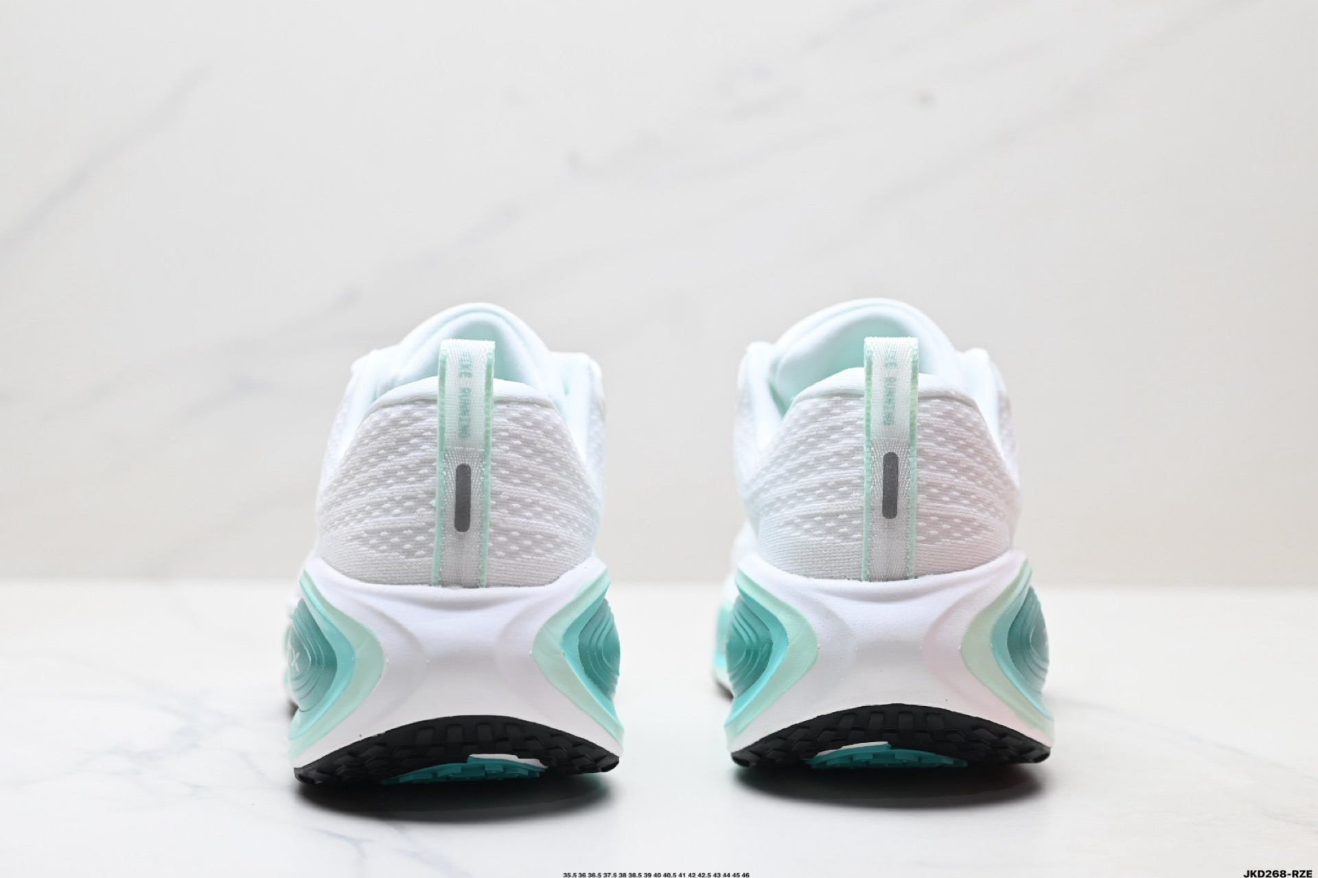 Nike VOMERO PLUS 耐克 舒适减震防滑 低帮跑步鞋 全掌ReactX泡绵中底 HV8154-100