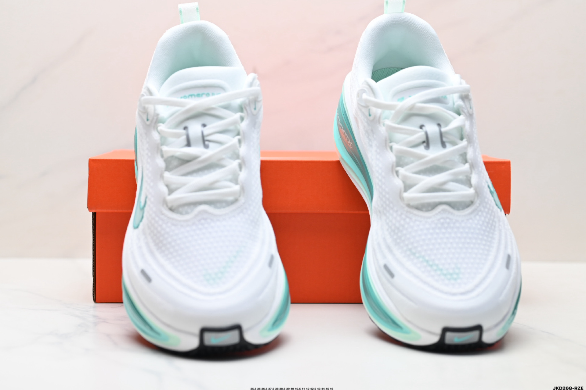 Nike VOMERO PLUS 耐克 舒适减震防滑 低帮跑步鞋 全掌ReactX泡绵中底 HV8154-100