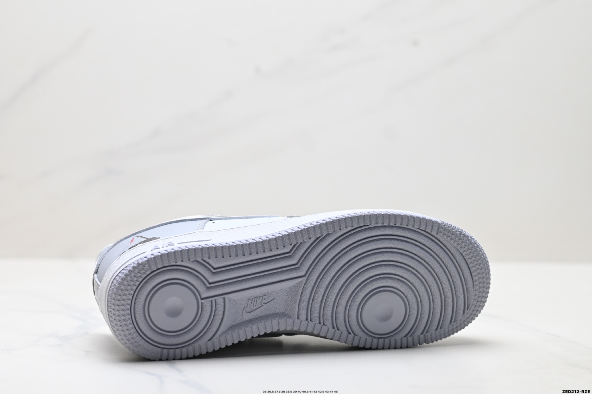 NIKE AIR FORCE 1‘07 CW1888-060 NIKE AIR FORCE 1‘07 CW1888-060