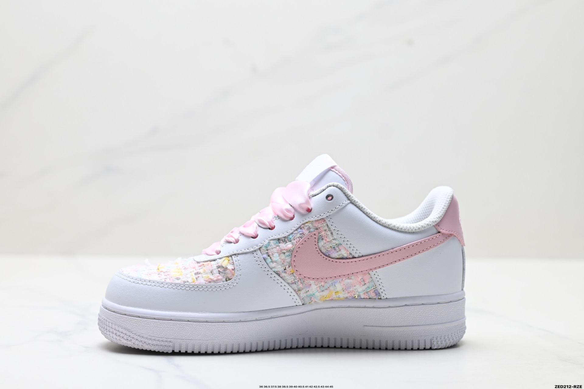 NIKE AIR FORCE 1‘07 ZH0316-095