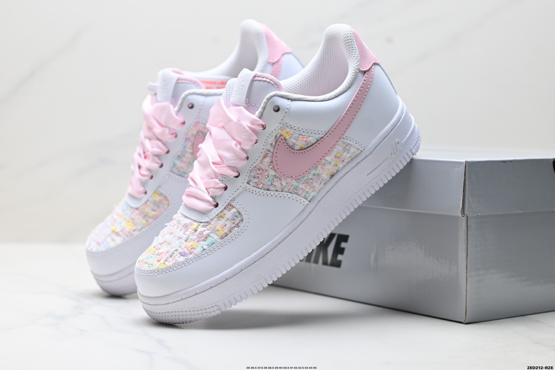 NIKE AIR FORCE 1‘07 ZH0316-095