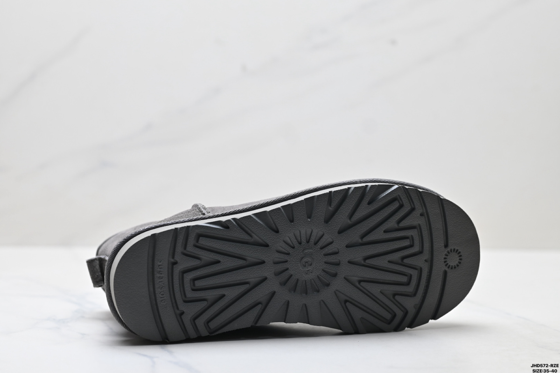 UGG Classic Mini Platform Botas de Nieve de Gamuza para Mujer - Gris 10 i1758559234536 9466 0 8