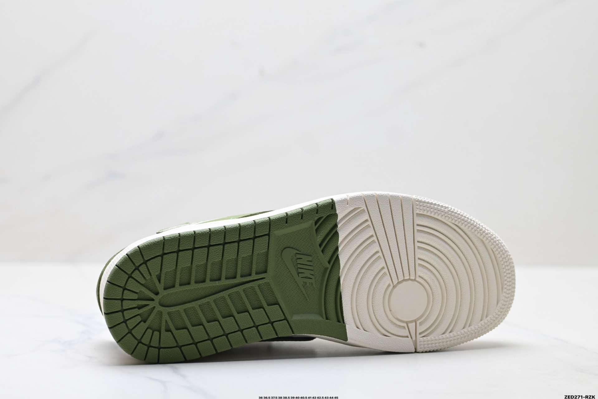 Nike Air Jordan 1 x Travis Scott AJ1倒勾 乔一倒钩 ‘DIY’定制 耐克 低帮文化篮球鞋 XD0798-307